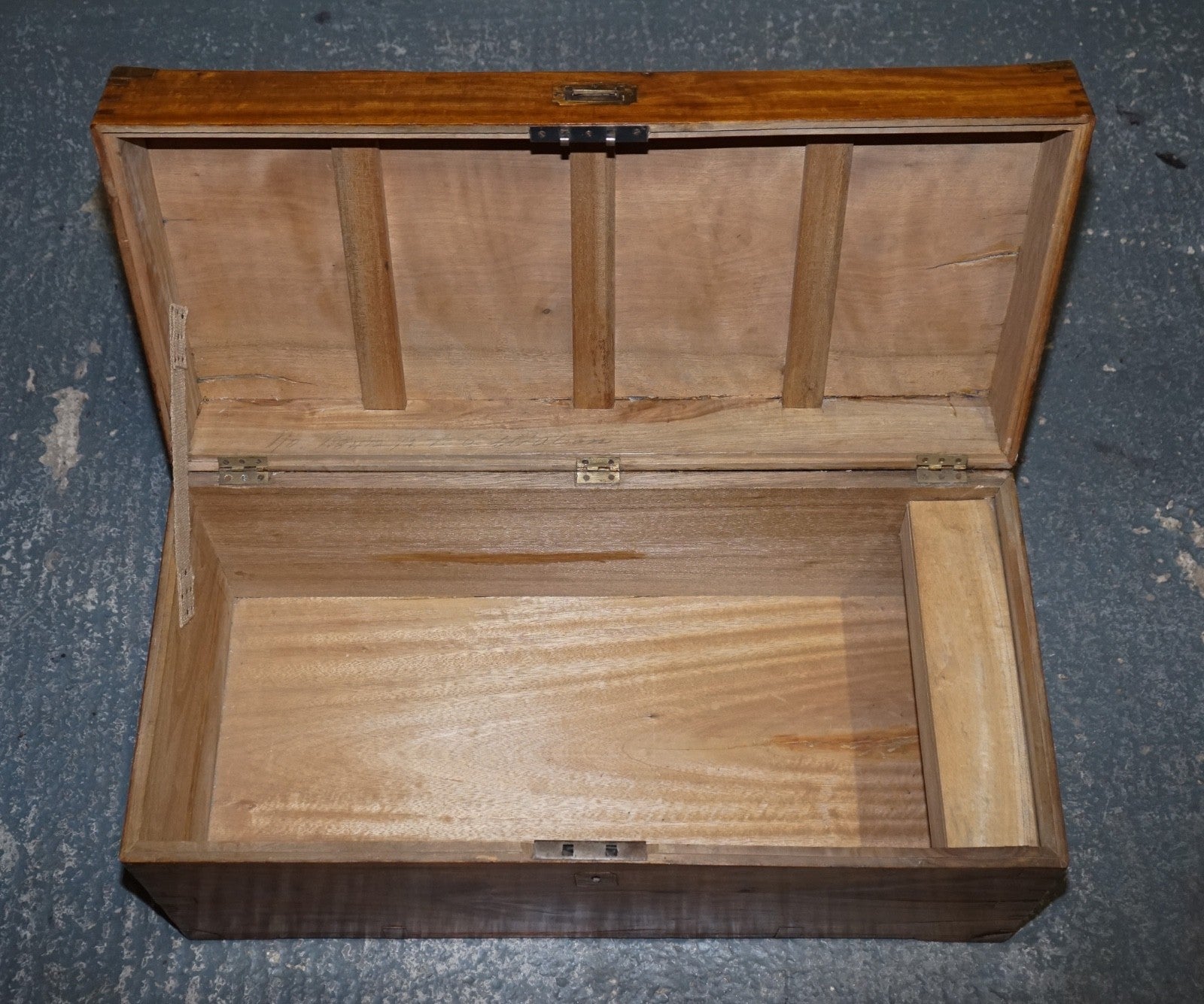 19TH CENTURY ENGLISH ANTIQUE FULLY RESTORED CAMPHOR WOOD CHEST STORAGE TRUNK