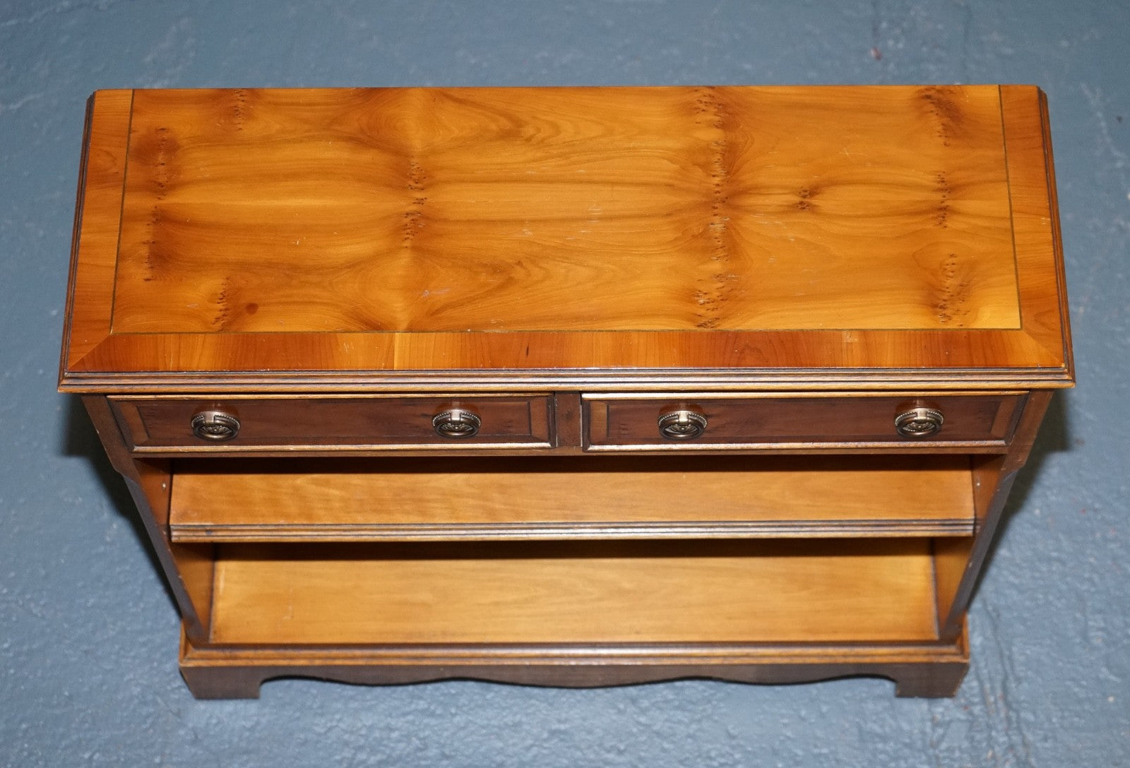 ELEGANT VINTAGE YEW WOOD LOW DWARF BOOKCASE WITH TWO STORAGE DRAWERS