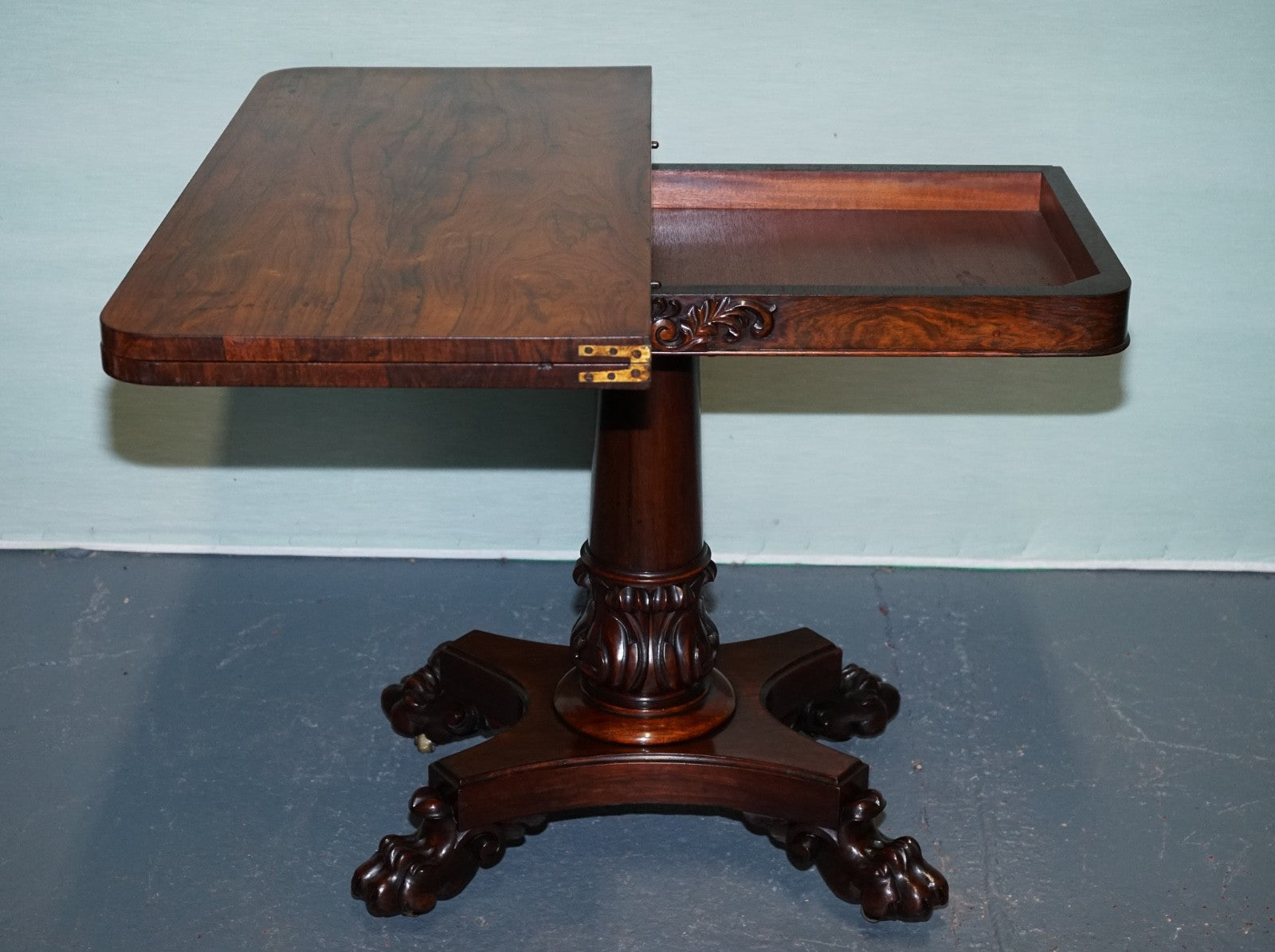 ANTIQUE 1830s WILLIAM IV FOLDING PEDESTAL CARD GAME TABLE CARVED PAW BASE
