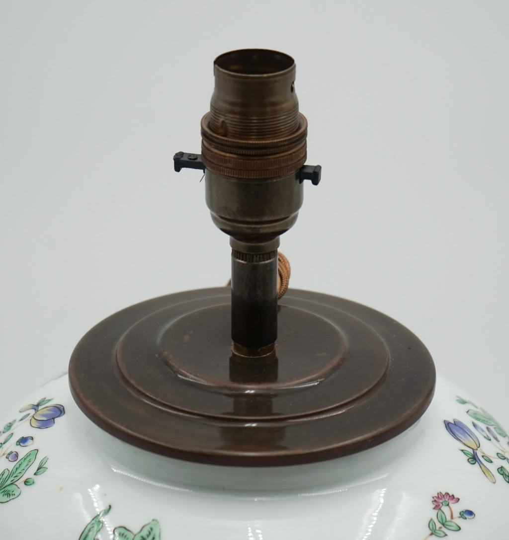 PAIR OF 1960'S CHINESE QIANLONG NIAN ZHI PORCELAIN VASES CONVERTED TABLE LAMPS