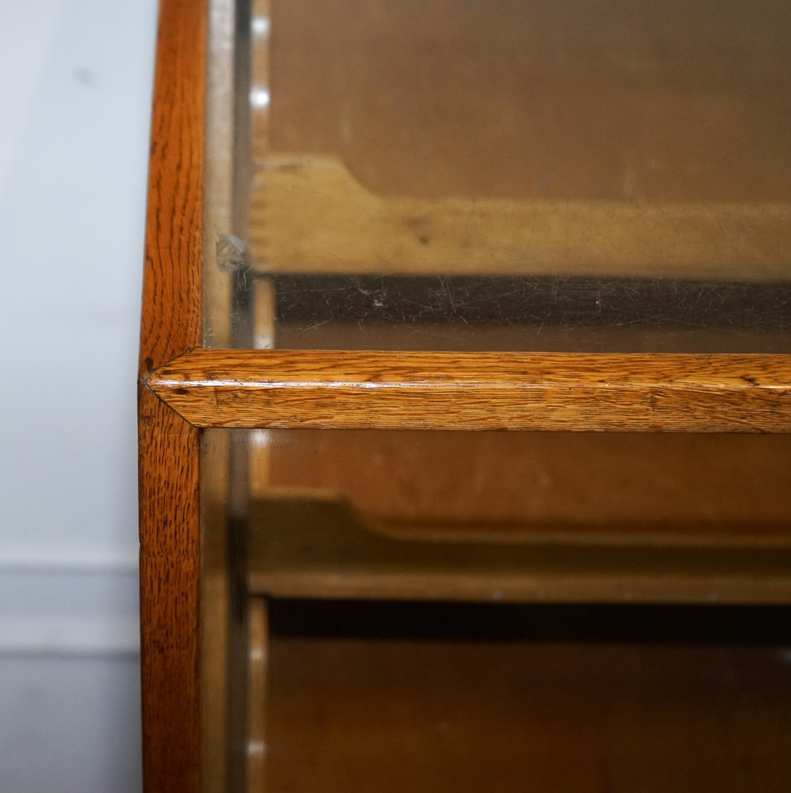 ANTIQUE 1920 ENGLISH VICTORIAN OAK HABERDASHERY SHOP COUNTER WITH ORIGINAL GLASS