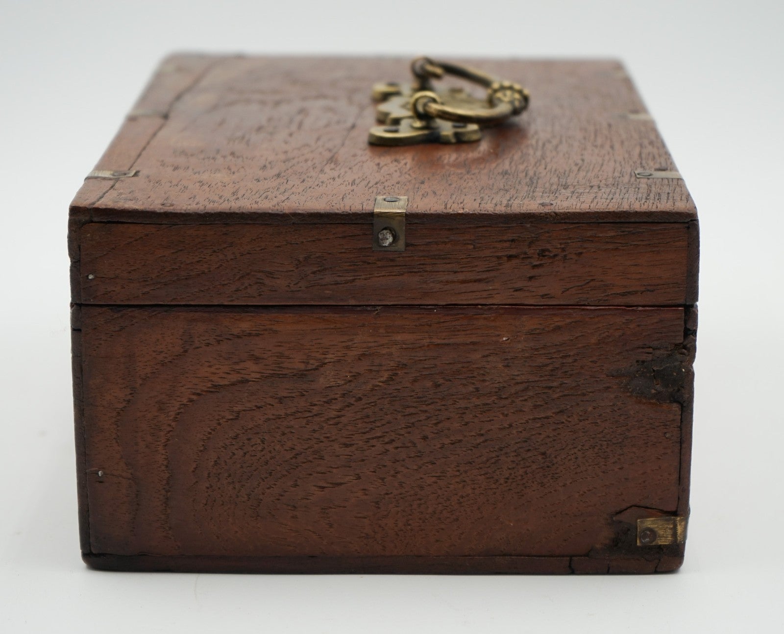 ANTIQUE TRADITIONAL CHINESE MAHJONG GAME SET WITH 144 TILES