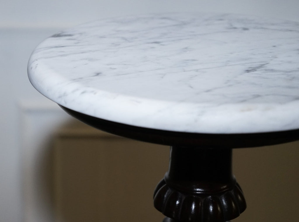 RESTORED PAIR OF EARLY VICTORIAN ENGLISH PEDESTALS WITH WHITE MARBLE TOPS 145 CM