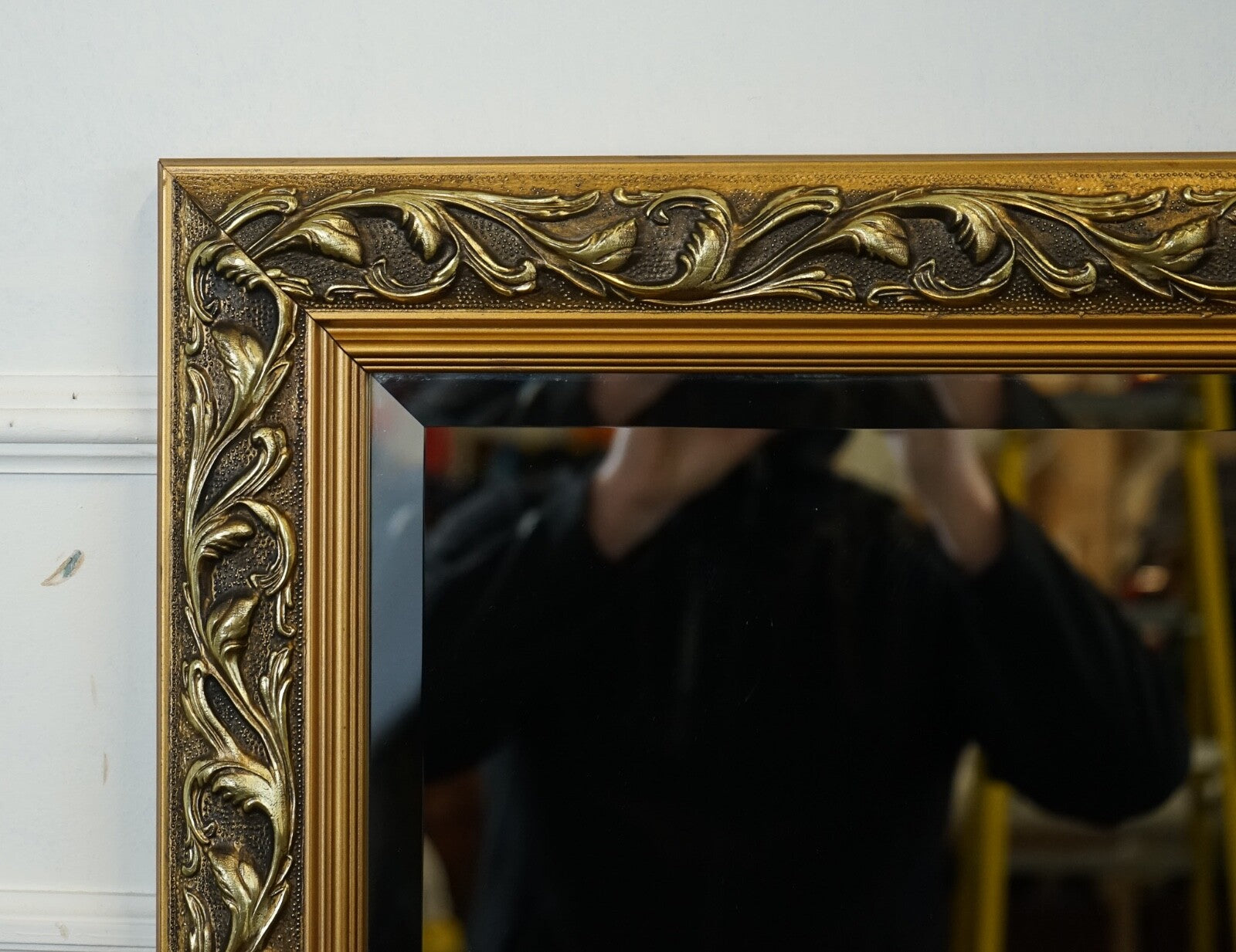 BEAUTIFUL VINTAGE CUSHIONED GILTWOOD BEVELLED MIRROR
