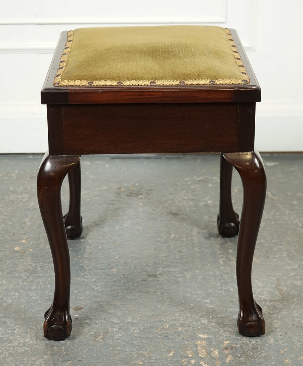 LAiDLER ROBSONS PIANO STOOL WITH STORAGE ON CLAW & BALL FEET