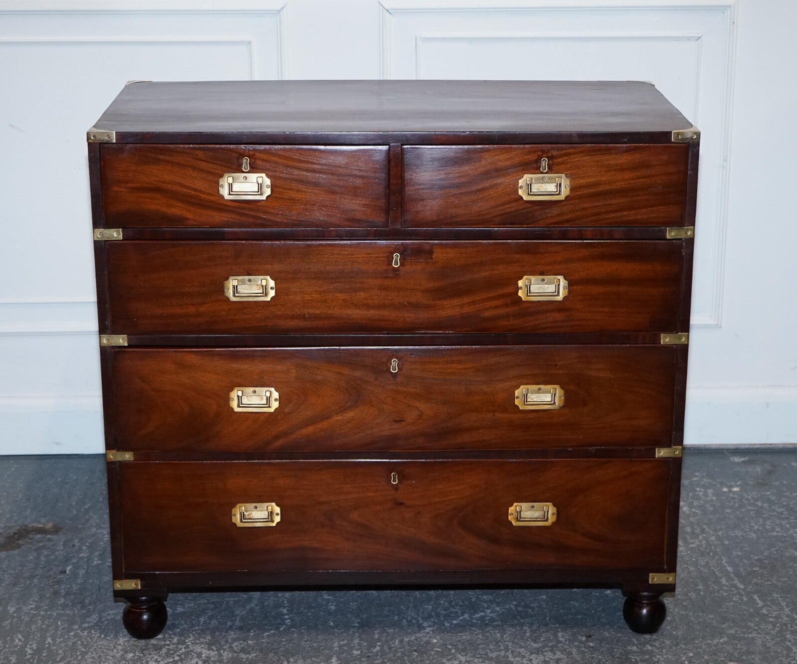 ANTIQUE VICTORIAN MILITARY CAMPAiGN CHEST OF GRADUATED DRAWERS