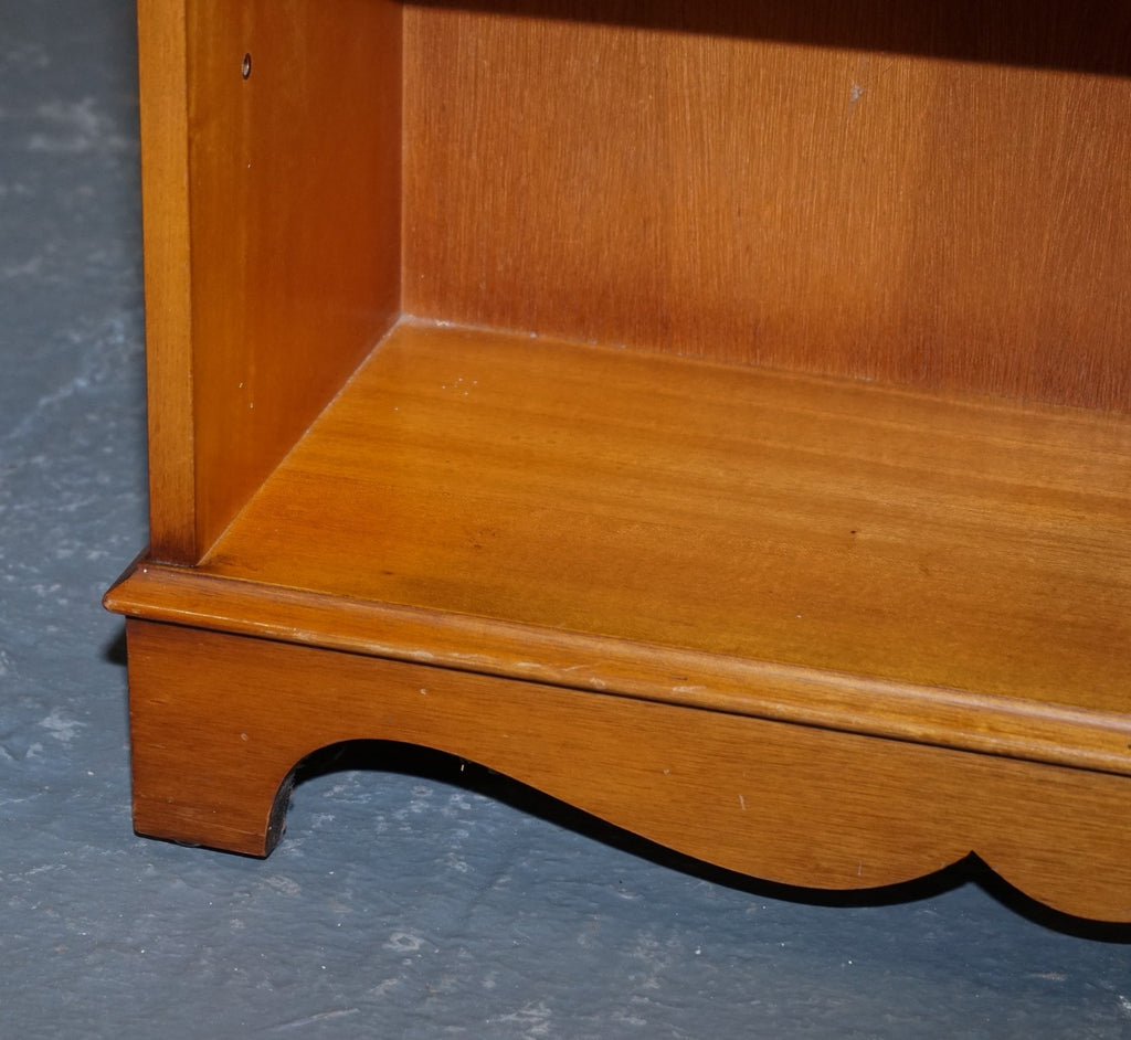 VINTAGE BURR YEW WOOD OPEN DWARF LIBRARY BOOKCASE WiTH TWO DRAWERS & SHELF