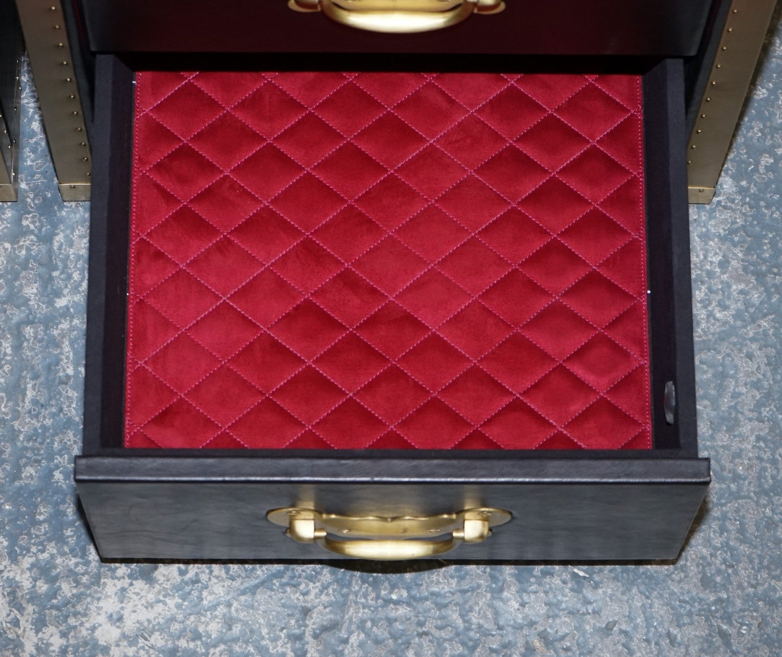 TIMOTHY OULTON CUMBERLAND COLLECTION PAIR BEDSIDE NIGHTSTANDS RED VELVET LINING