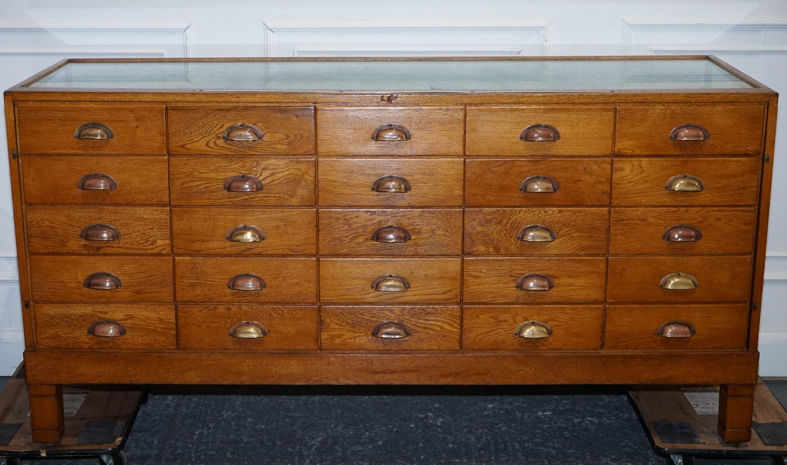 ANTIQUE 1920 ENGLISH VICTORIAN OAK HABERDASHERY SHOP COUNTER WITH ORIGINAL GLASS