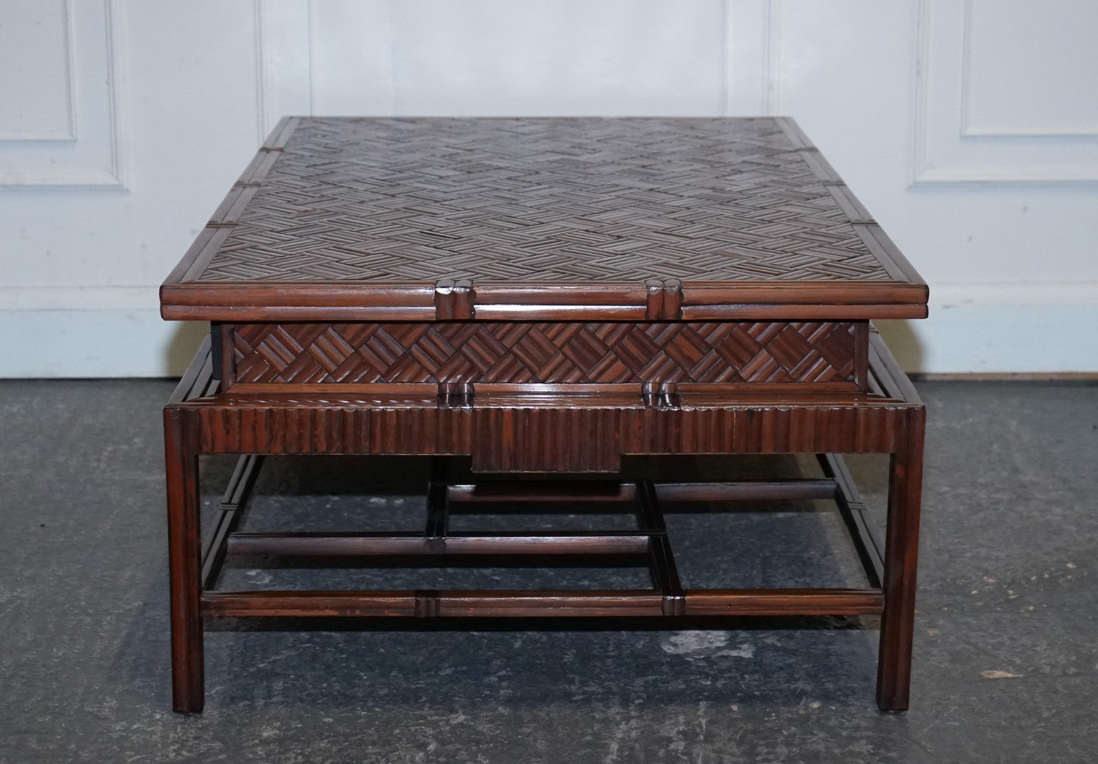CIRCA 1950'S  MAITLAND & CLASCOE WAVEN FAUX BAMBOO PAGODA COFFEE TABLE DRAWERS