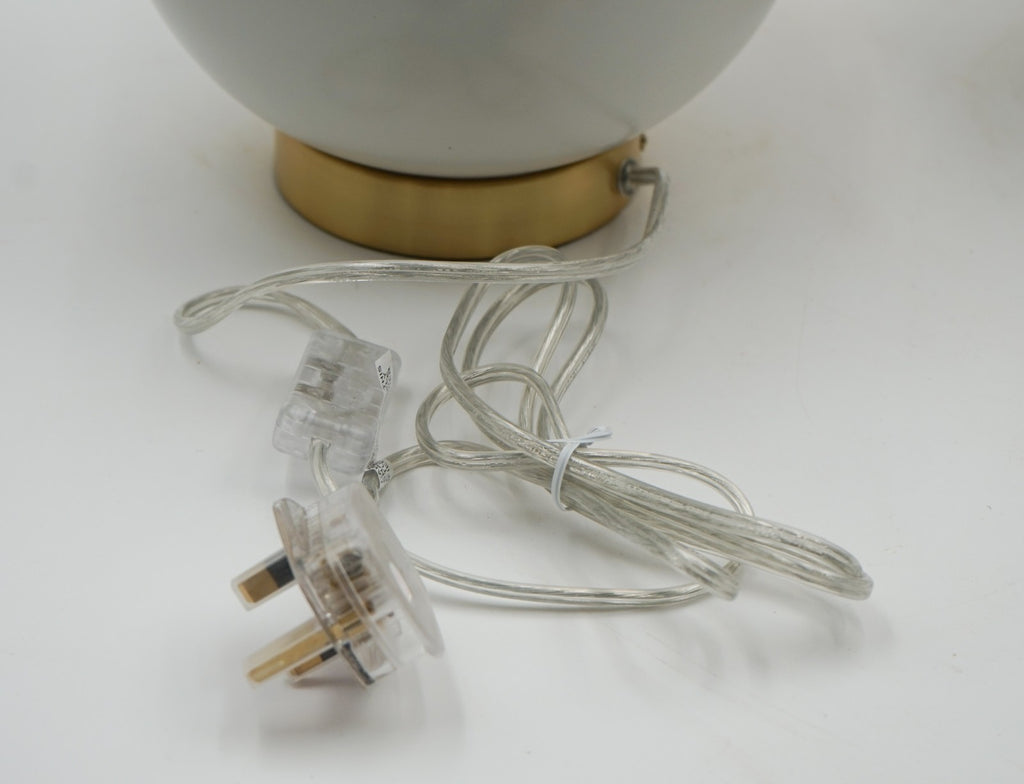 PAIR OF RALPH LAUREN EX DISPLAY WHITE CERAMIC TABLE LAMPS INCLUDING SHADES (1/2)