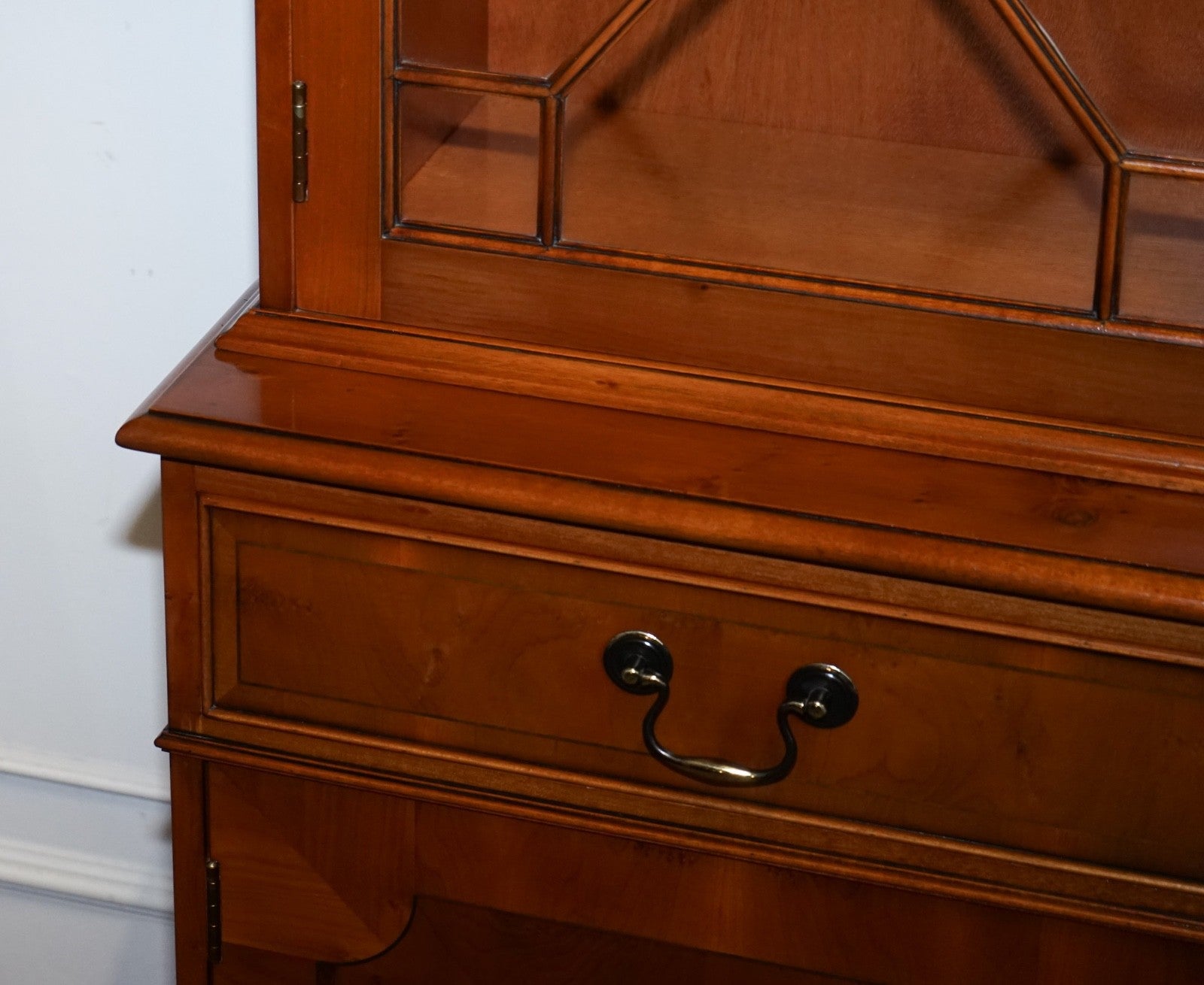 VINTAGE GEORGIAN STYLE YEW WOOD FOUR DOOR DISPLAY CABINET BOOKCASE
