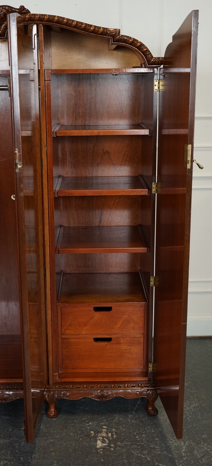 VICTORIAN QUEEN ANNE BURR WALNUT HEAVILY CARVED TRIPLE DOOR WARDROBE