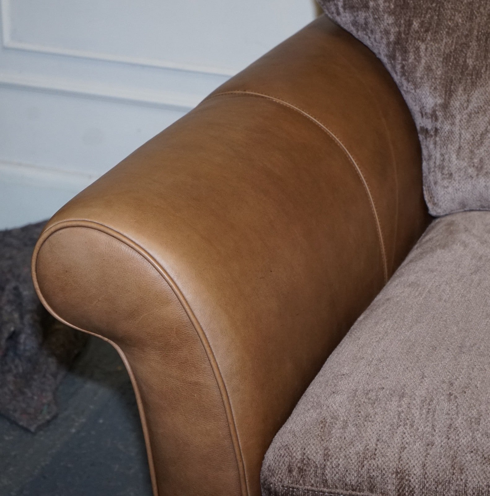 VINTAGE ALEXANDER & JAMES BLAKE 3 SEATER LEATHER & FABRIC SOFA RRP £2,240