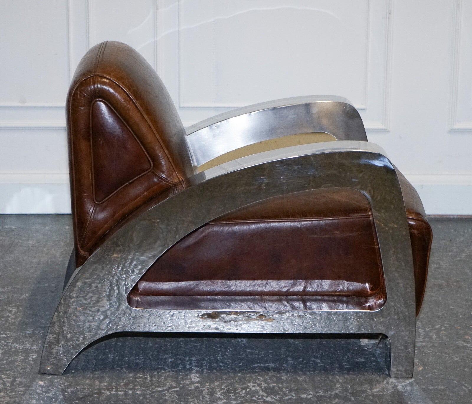 STUNNING PAIR OF FRENCH ART DECO CHROME AVIATOR HERITAGE BROWN LEATHER ARMCHAIRS