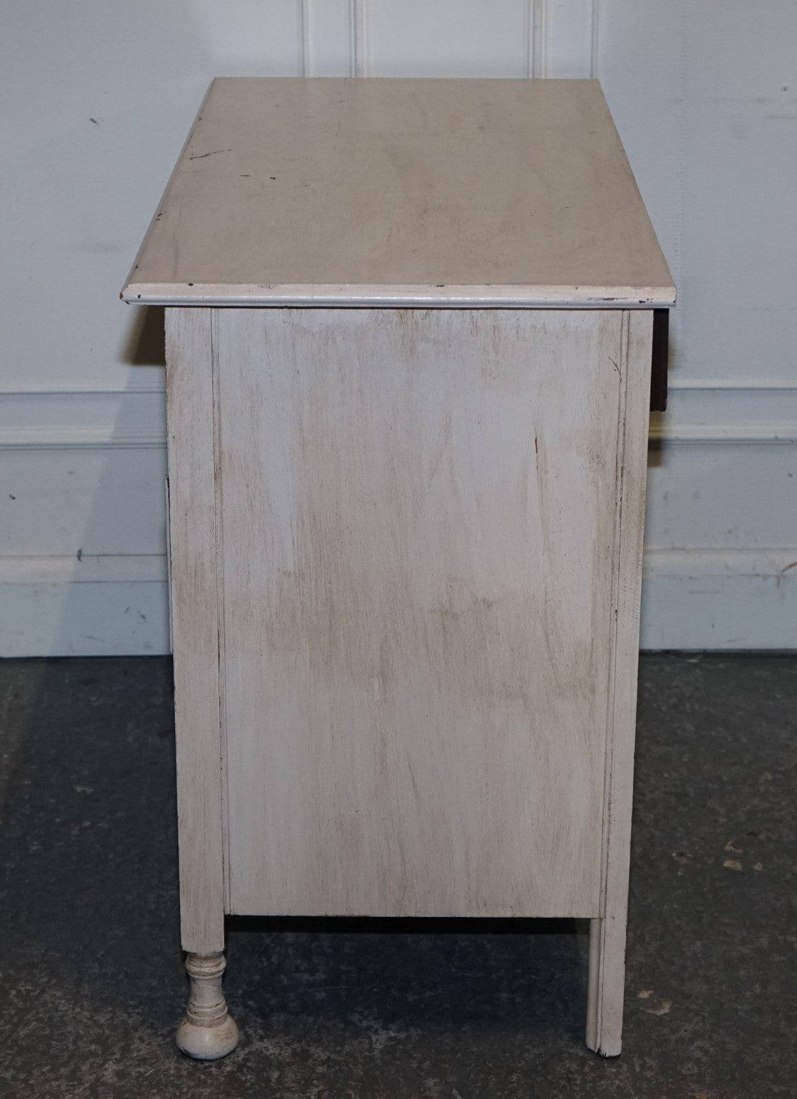 ANTIQUE VICTORIAN HAND PAINTED IVORY WHITE CHEST OF DRAWERS WITH BRASS HANDLES