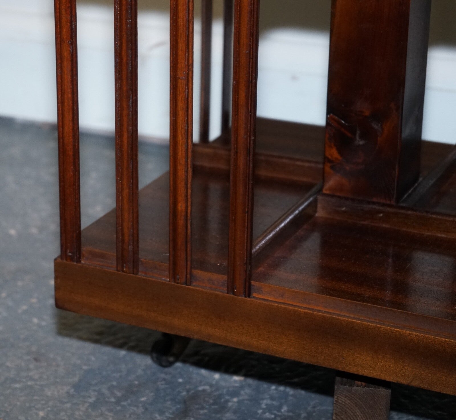 MID CENTRY SHERATON REVIVAL INLAID REVOLVING BOOKCASE END TABLE ON CASTORS