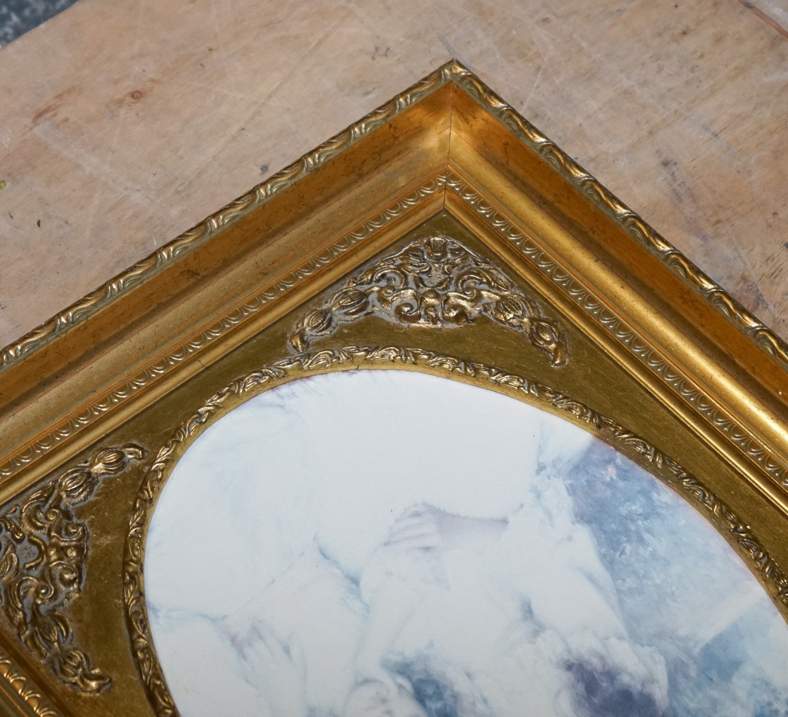 VINTAGE VICTORIAN STYLE PRINT TWO SISTERS POSING GITLED FRAME 52 X 42 CM