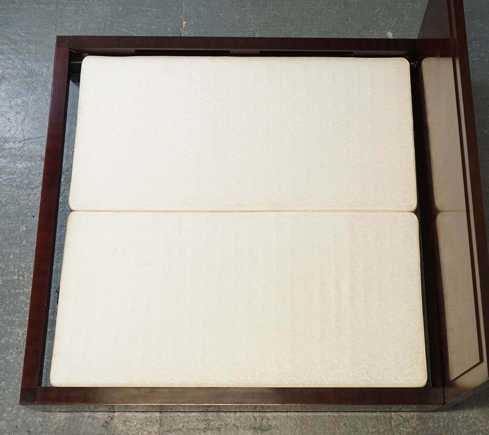 fecc1ef4-b926-4aba-8334-a18041f6e826