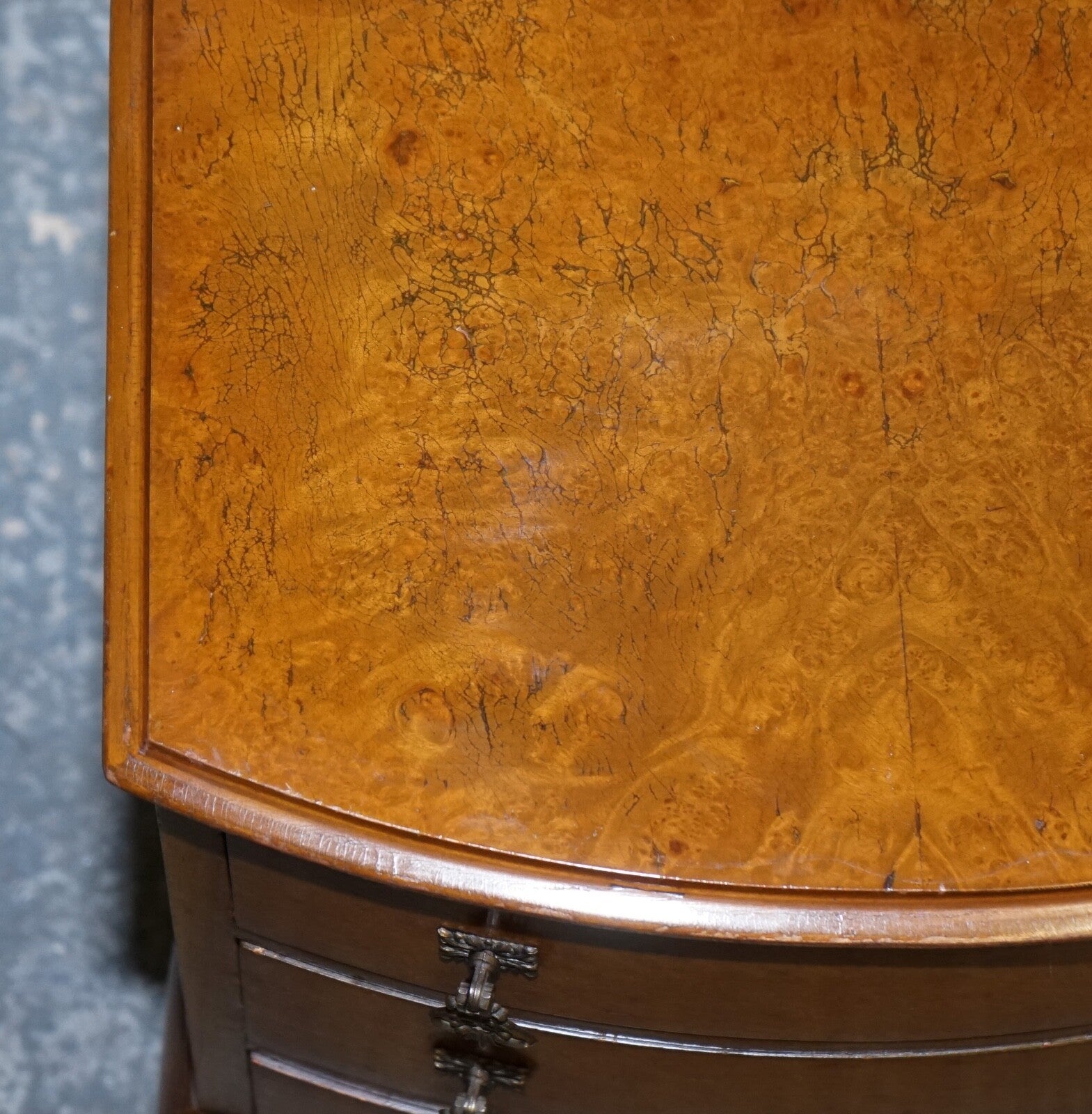 GORGEOUS VINTAGE ART DECO STYLE BURR WALNUT SIDE END LAMP TABLE QUEEN ANNE LEGS