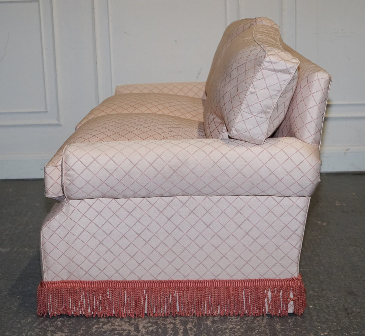 TRADITIONAL ENGLISH COUNTRY HOUSE TWO SEATER SOFA BED FEATHER FILLED CUSHIONS