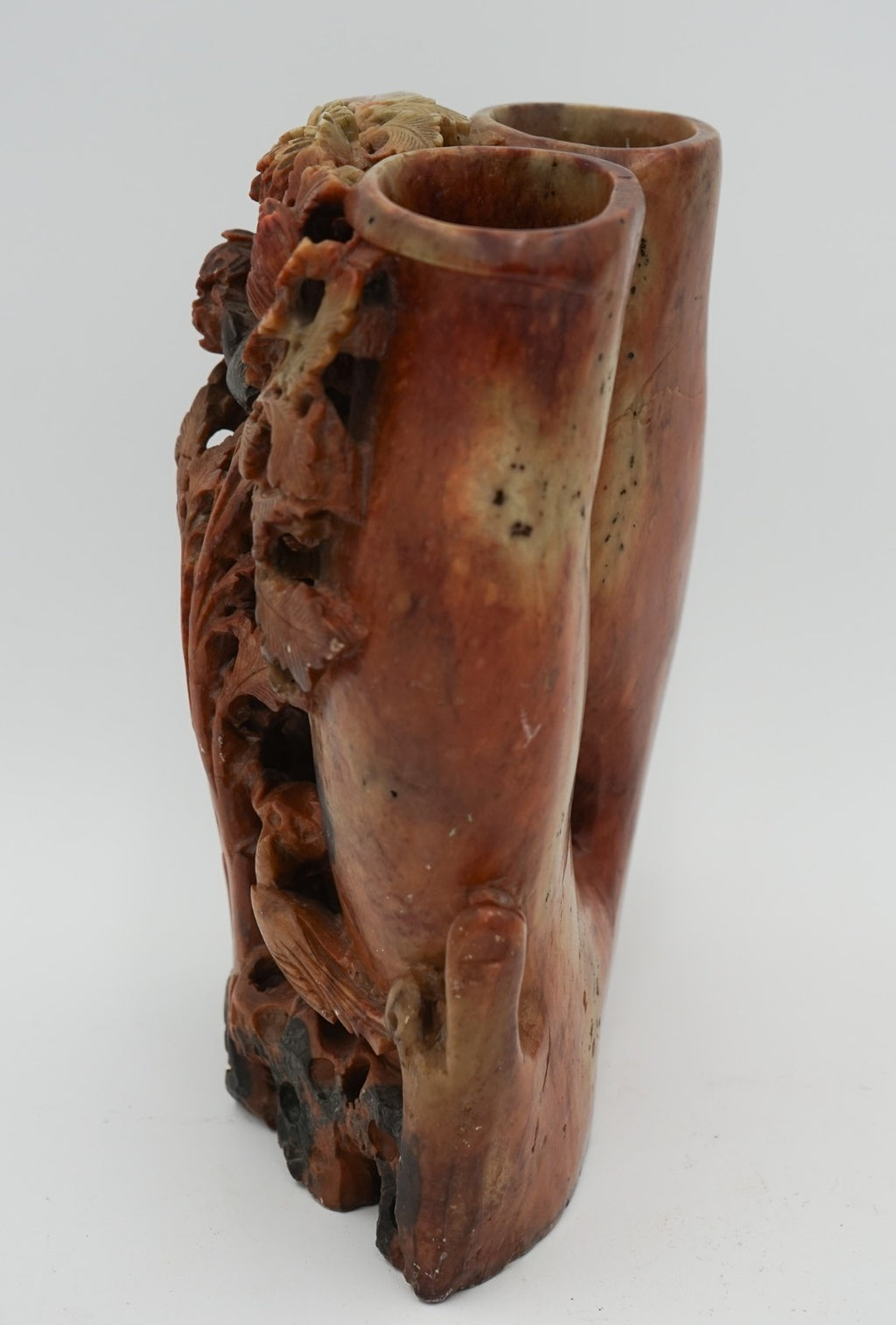 EARLY 20TH CENTRY ORIENTAL CHINESE HAND CARVED SOAPSTONE DECORATIVE VASES