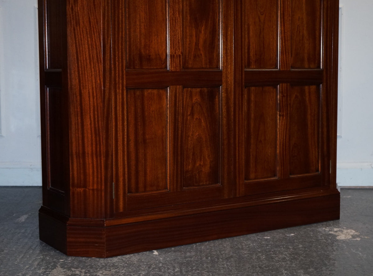 STUNNING LARGE BESPOKE PANELLED HALLWAY CUPBOARD WARDROBE AMOIRE
