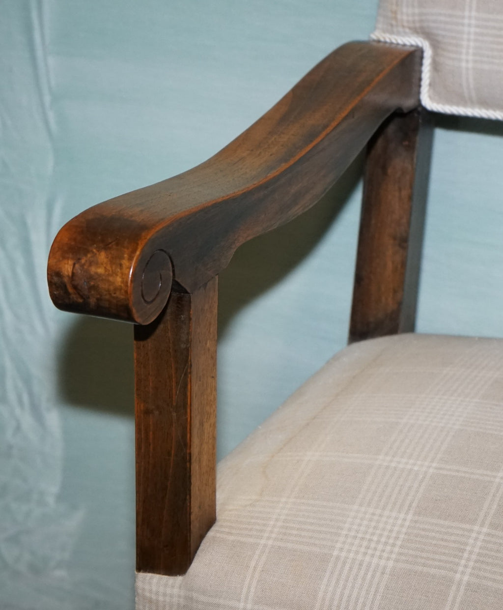 LOVELY PAIR OF VICTORIAN NEWLY UPHOLSTERED CARVER ARMCHAIRS CARVED WOOD DETAIL