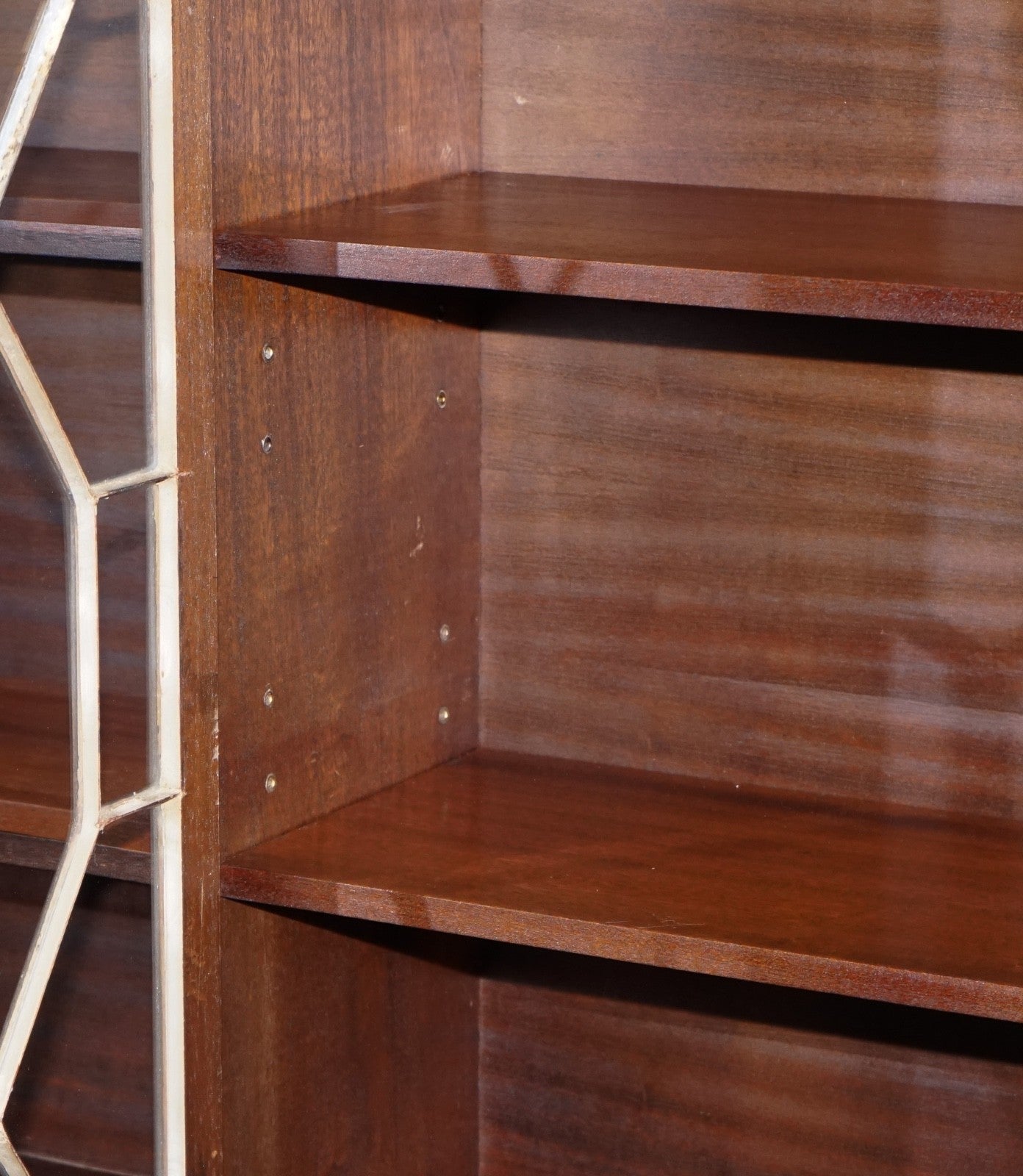 STUNNING GEORGIAN STYLE BREAKFRONT FOUR DOOR DISPLAY CABiNET BOOKCASE