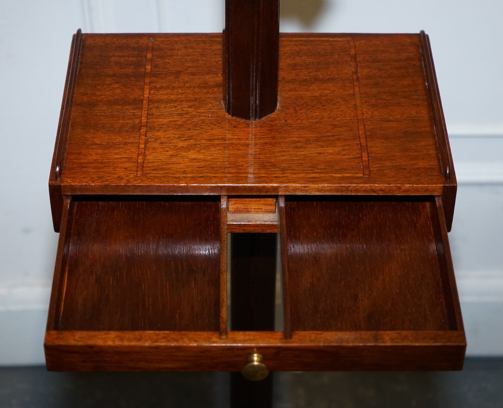 RARE HARRODS LONDON ENGLISH READING LAMP STAND SIDE TABLE WITH LAMP