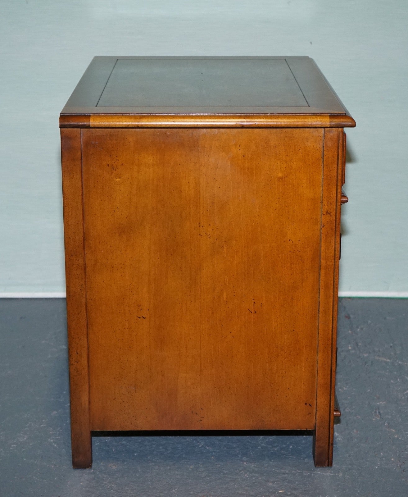 BAKER FURNITURE BURR WALNUT BEDSIDE CABINET WITH DRAWER AND CARVED DOORS