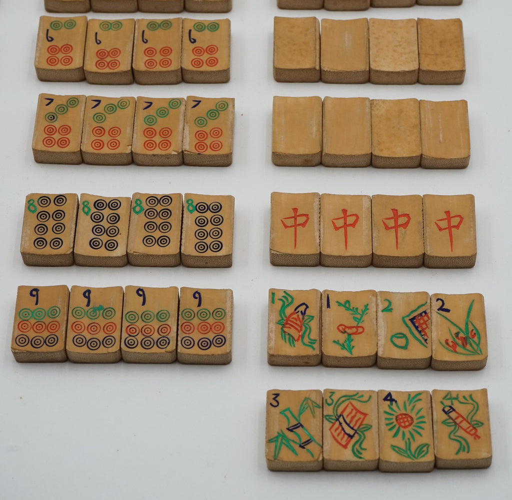 ANTIQUE ASIAN ORIENTAL MAHJONG SET OF 148 TILES IN EDWARDIAN OAK BOX