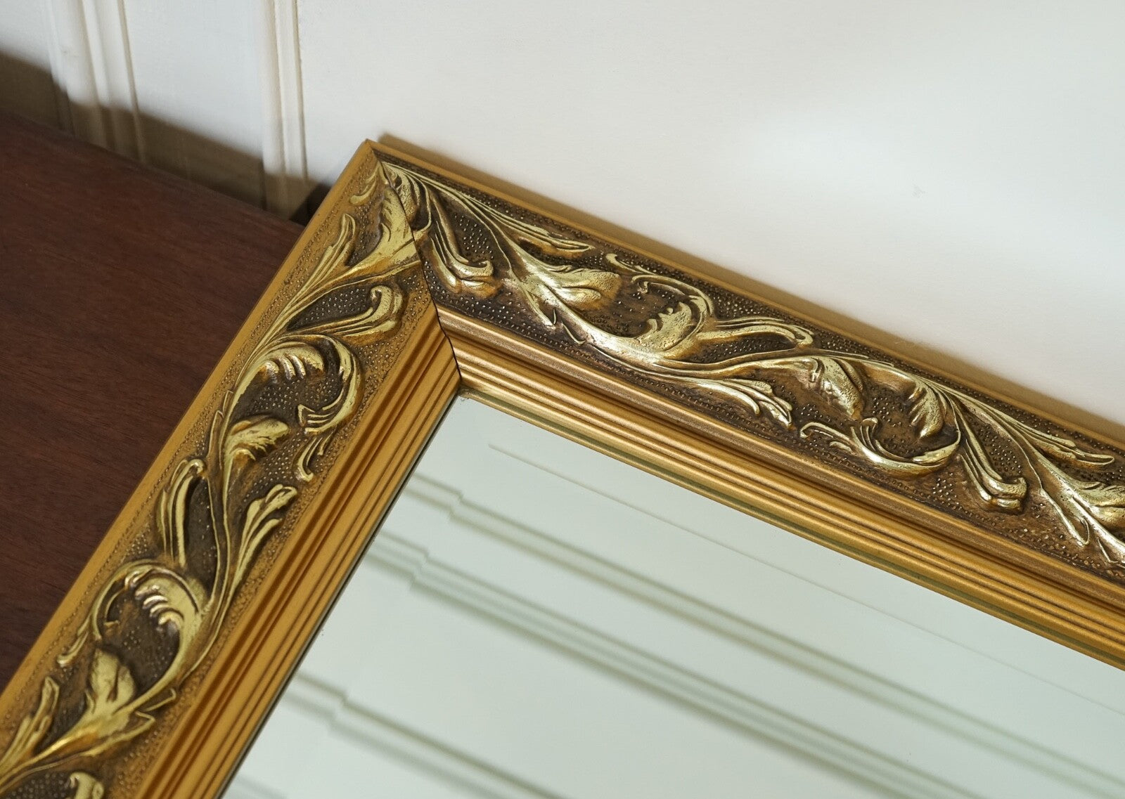 BEAUTIFUL VINTAGE CUSHIONED GILTWOOD BEVELLED MIRROR