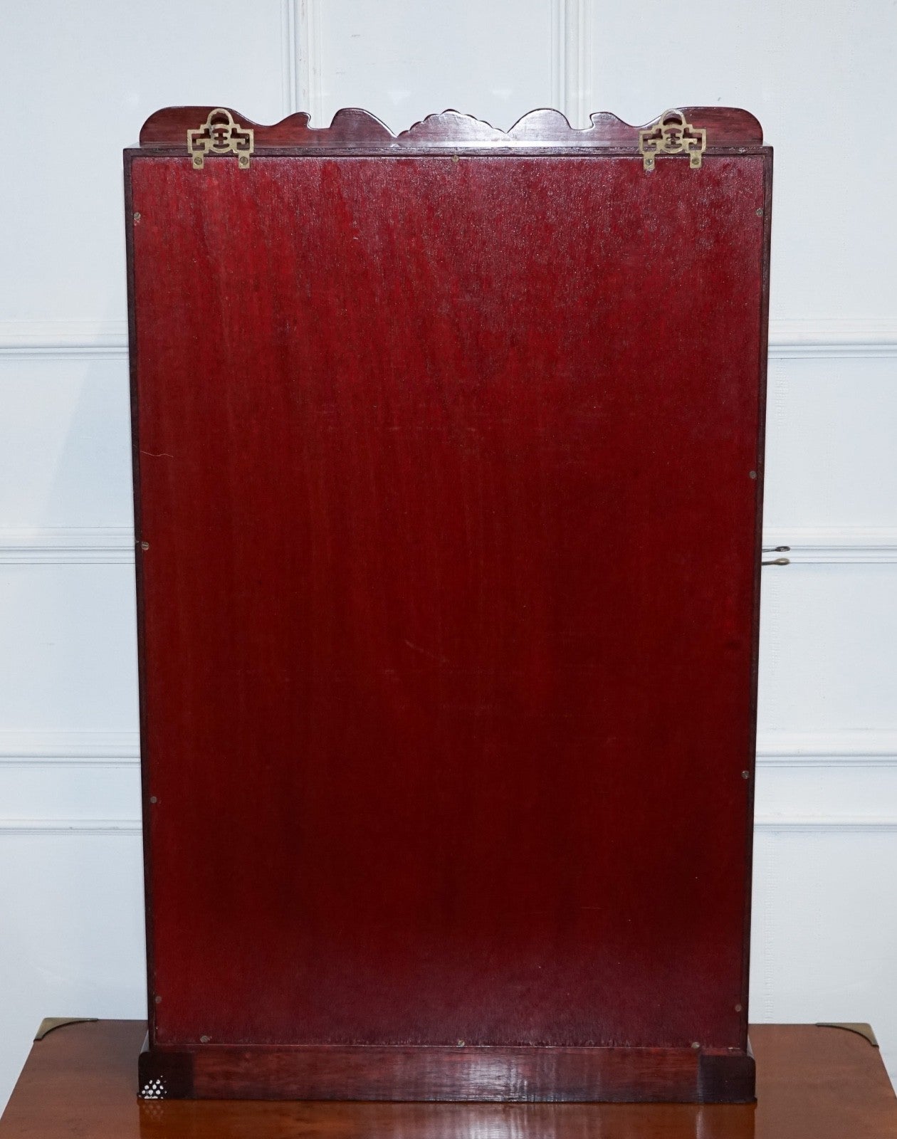 ASIAN ORIENTAL CHINESE STANDING OR HANGING WALL MOUNT DISPLAY CABINET
