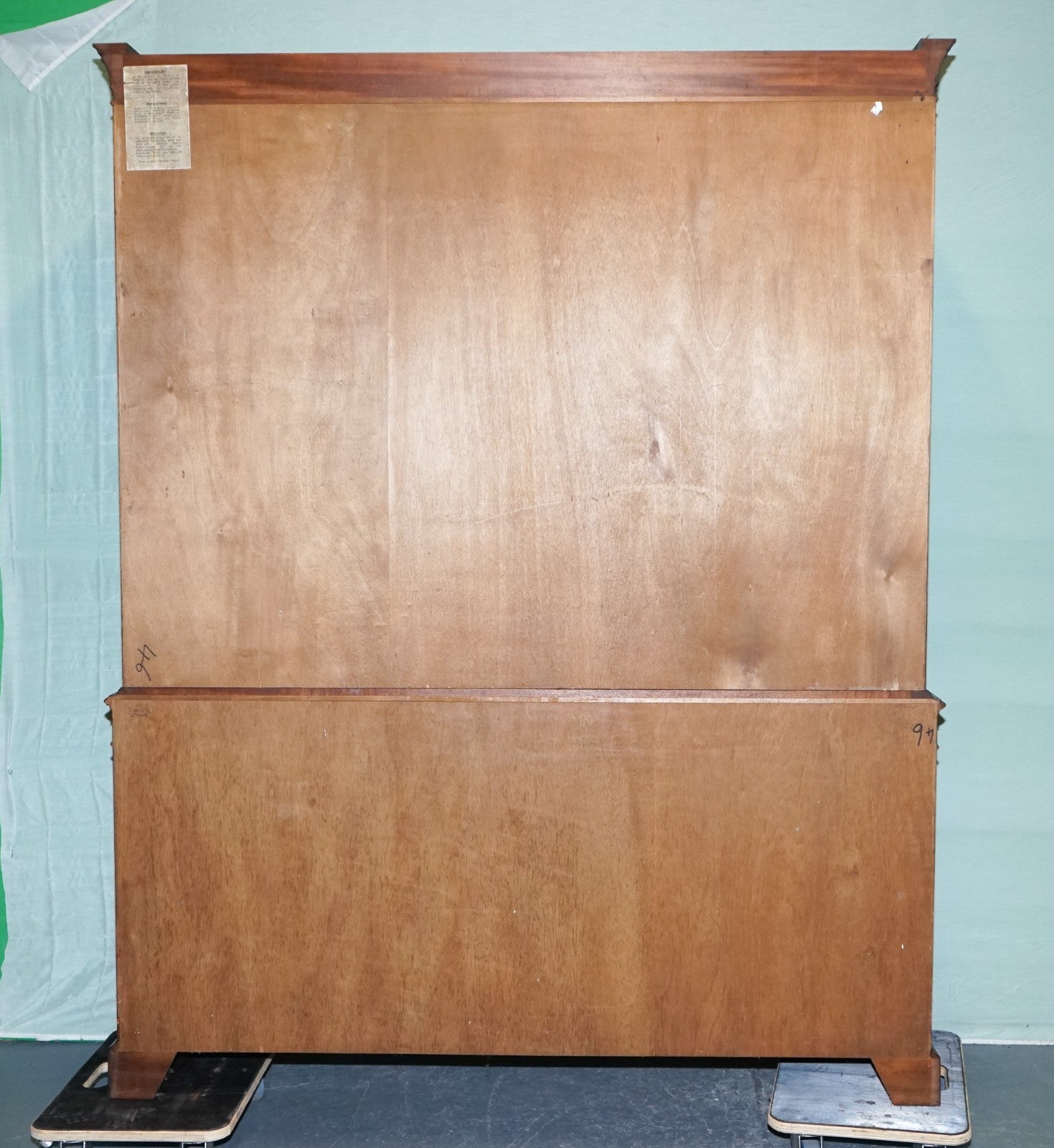 ViNTAGE BEVAN FUNNELL HARDWOOD BREAKFRONT BOOKCASE DISPLAY CABINET