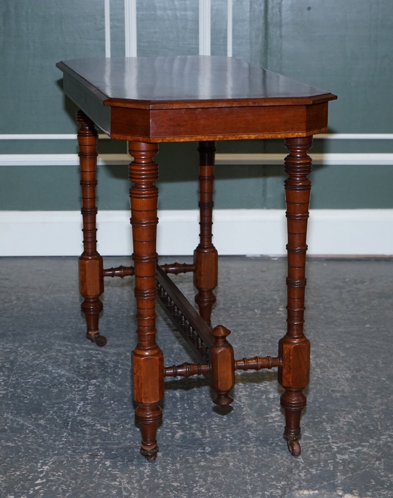 RESTORED VICTORiAN CARVED WALNUT WHATNOT CONSOLE TABLE