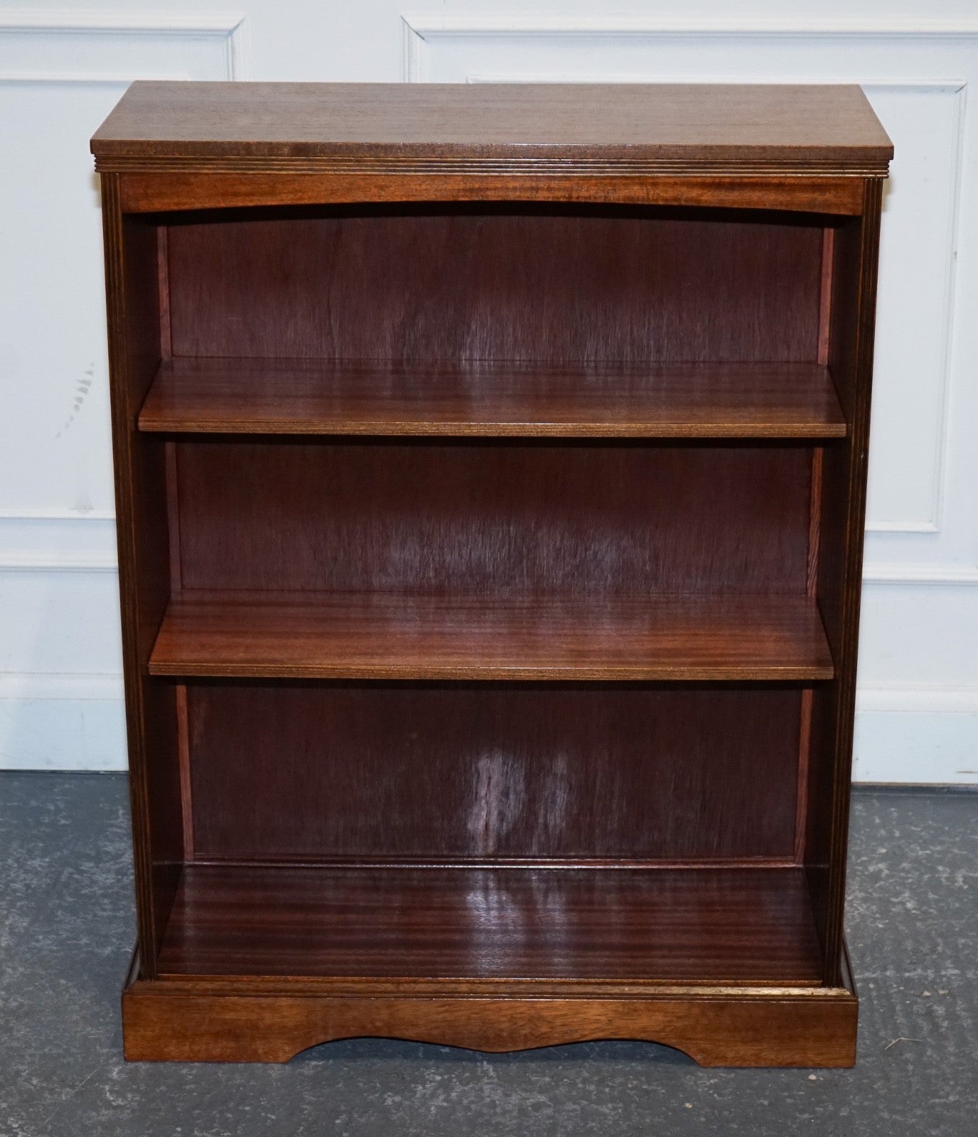 VINTAGE DWARF OPEN BOOKCASE WITH FIXED SHELVES