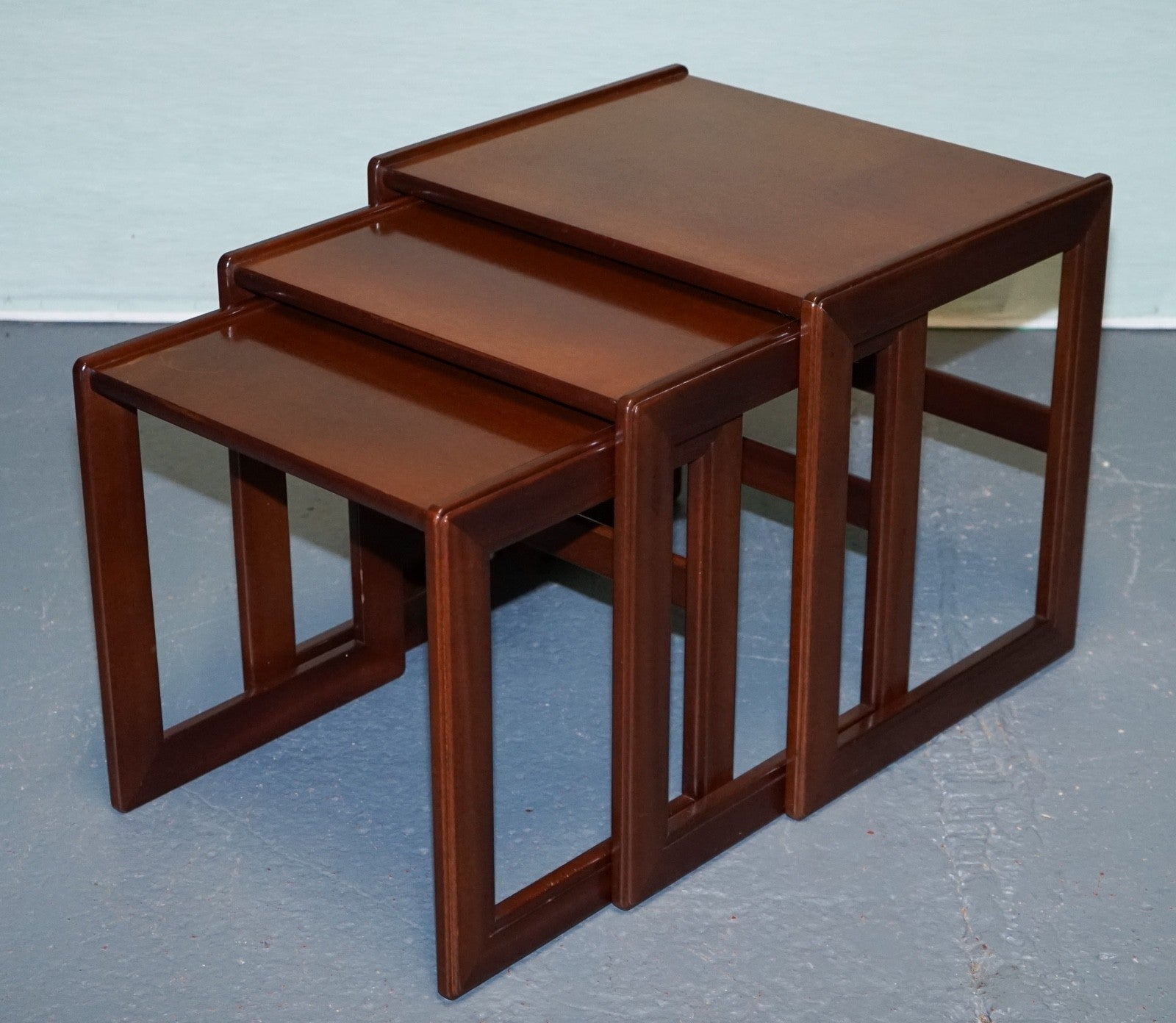 BRITISH G PLAN MID CENTURY HARDWOOD TEAK NESTING TABLES SLEEK MINIMALIST