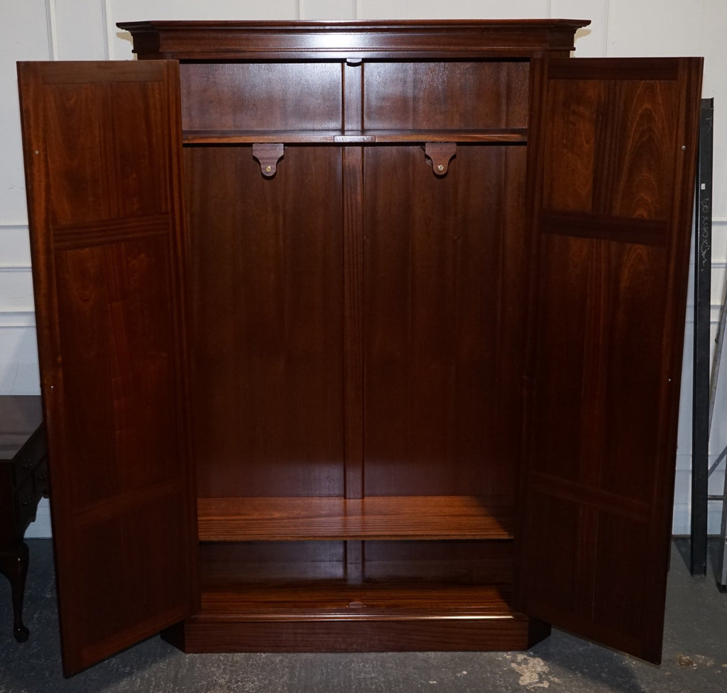 STUNNING LARGE BESPOKE PANELLED HALLWAY CUPBOARD WARDROBE AMOIRE