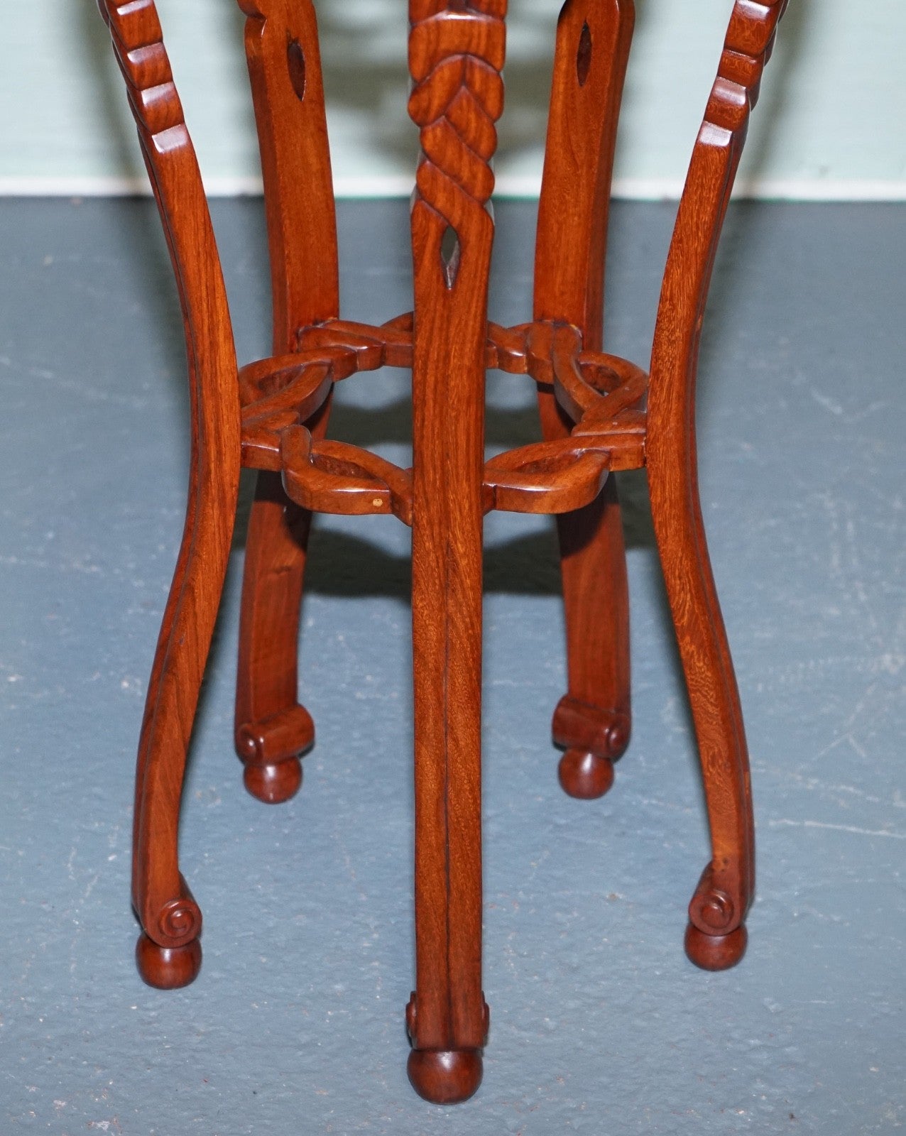 CHINESE HARDWOOD PLANT STAND WITH PIERCED DESIGN & CABRIOLE LEGS