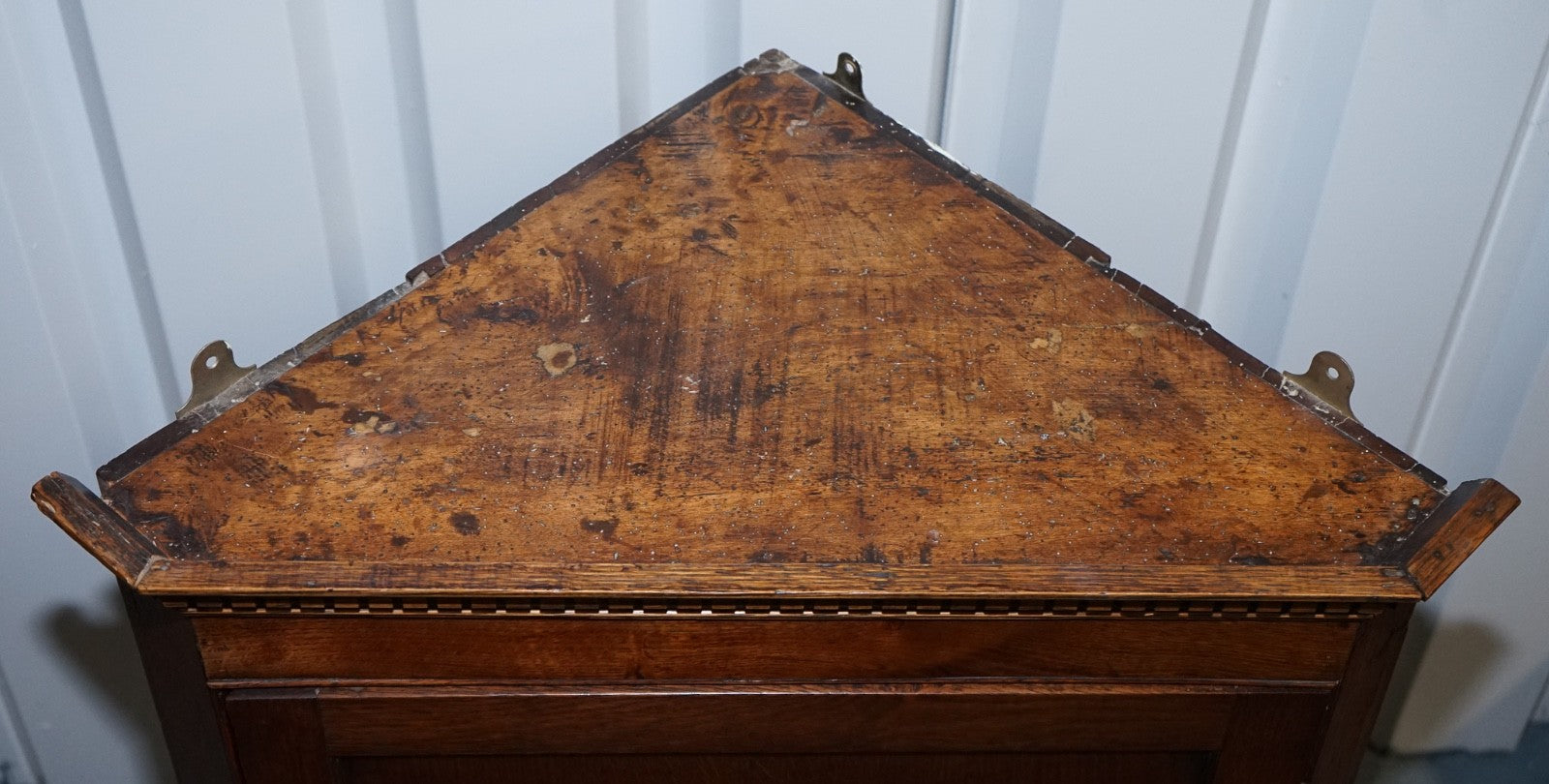 ANTIQUE ENGLISH OAK HANGING CORNER CUPBOARD CABINET