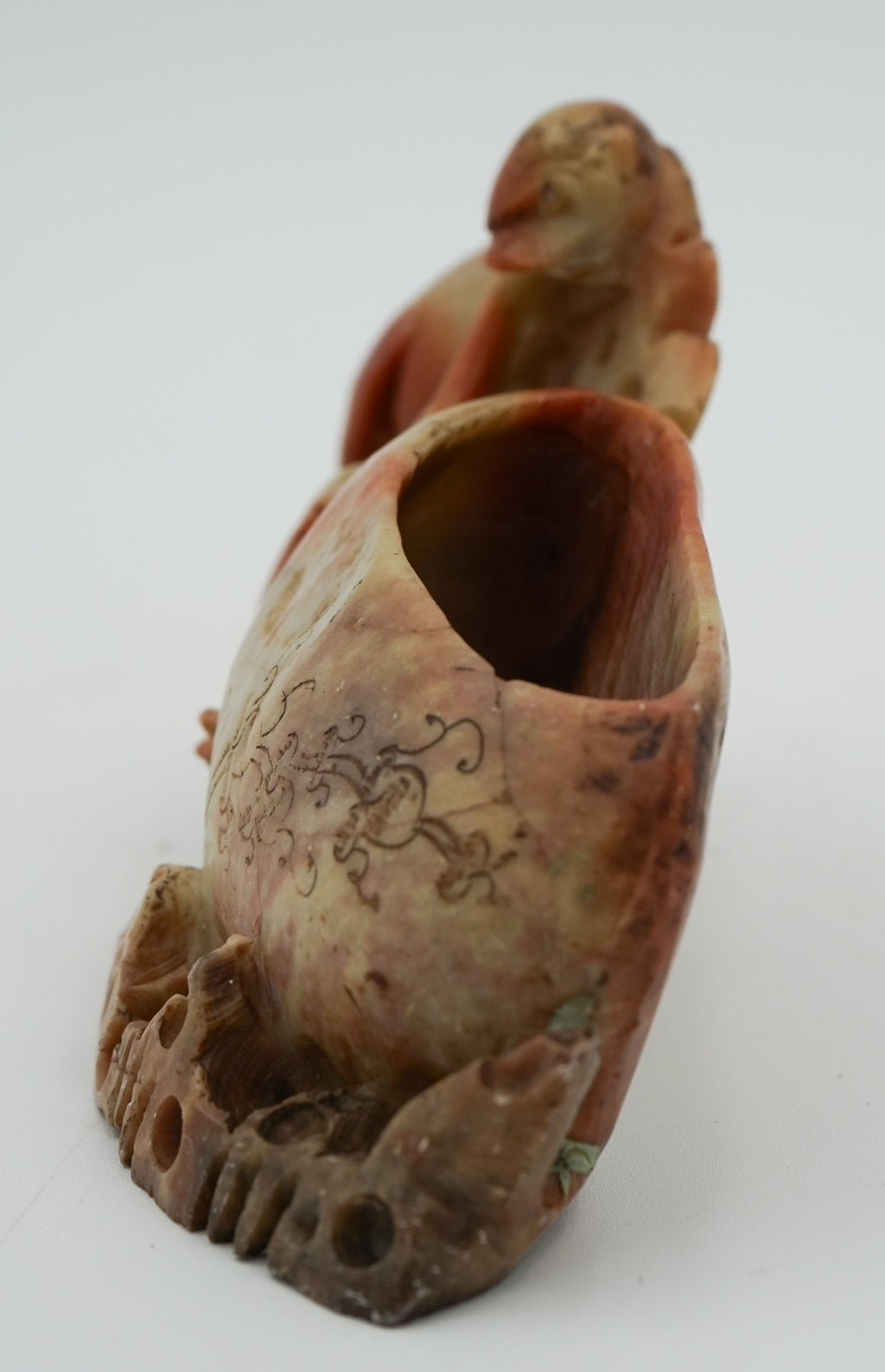 EARLY 20TH CENTRY CHINESE HAND CARVED SOAPSTONE DECORATIVE POT