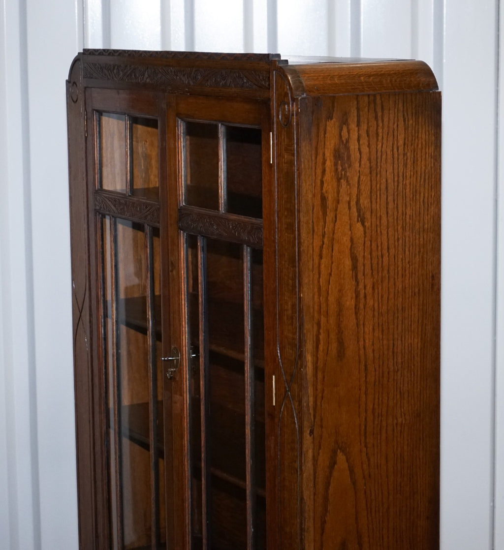 ANTIQUE CIRCA 1920'S ENGLISH OAK ART DECO CARVED BOOKCASE CABINET
