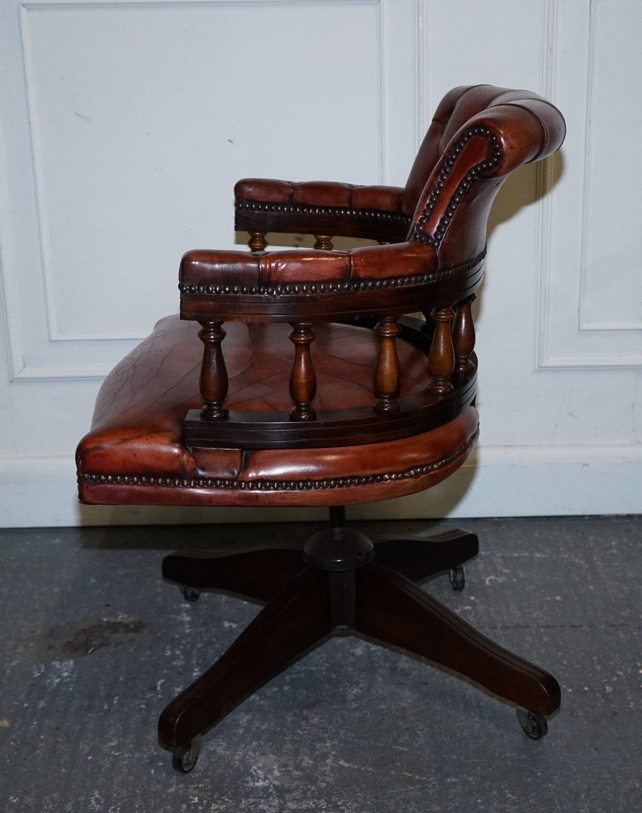 ANTIQUE HAND DYED BROWN LEATHER CHESTERFIELD CAPTAINS OFFICE SWIVEL ARMCHAIR