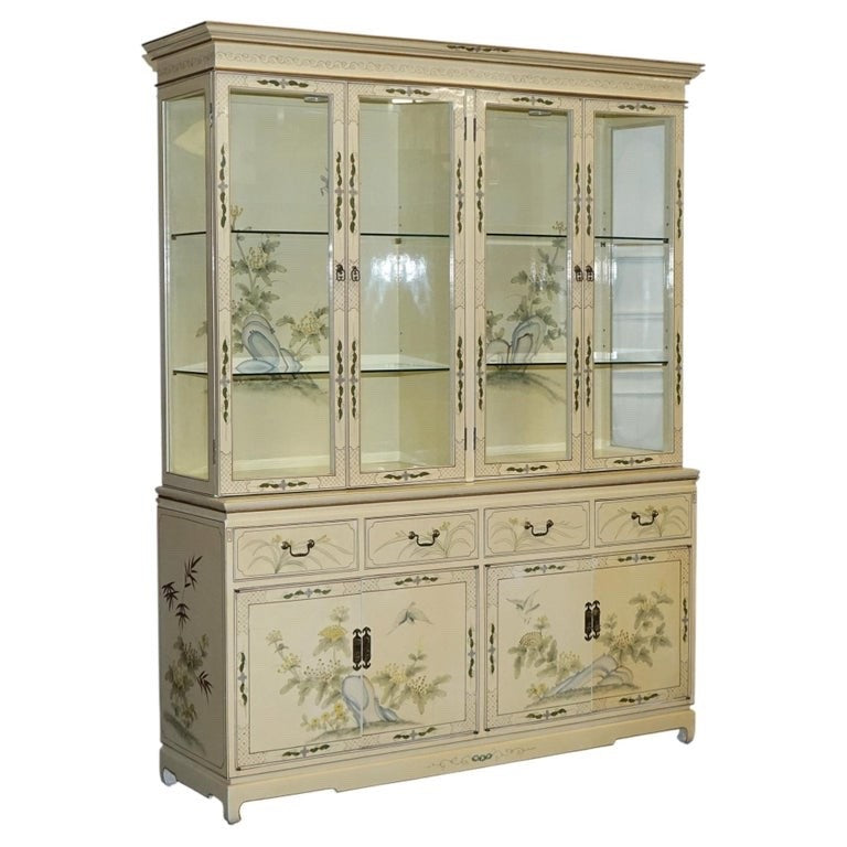 VINTAGE ORIENTAL ASIAN CHINOISERIE CREAM LACQUER HAND PAINTED DISPLAY CABINET