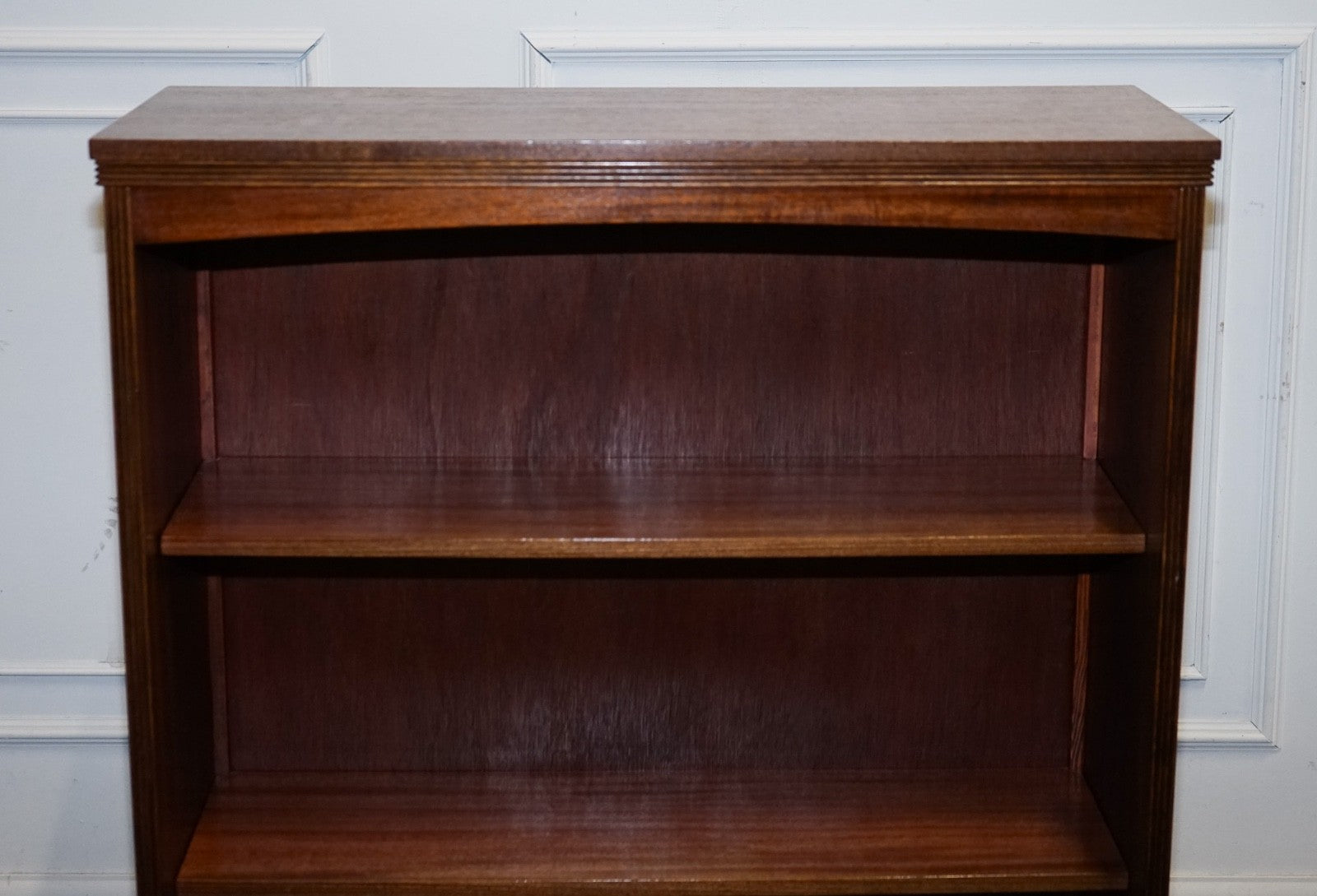 VINTAGE DWARF OPEN BOOKCASE WITH FIXED SHELVES