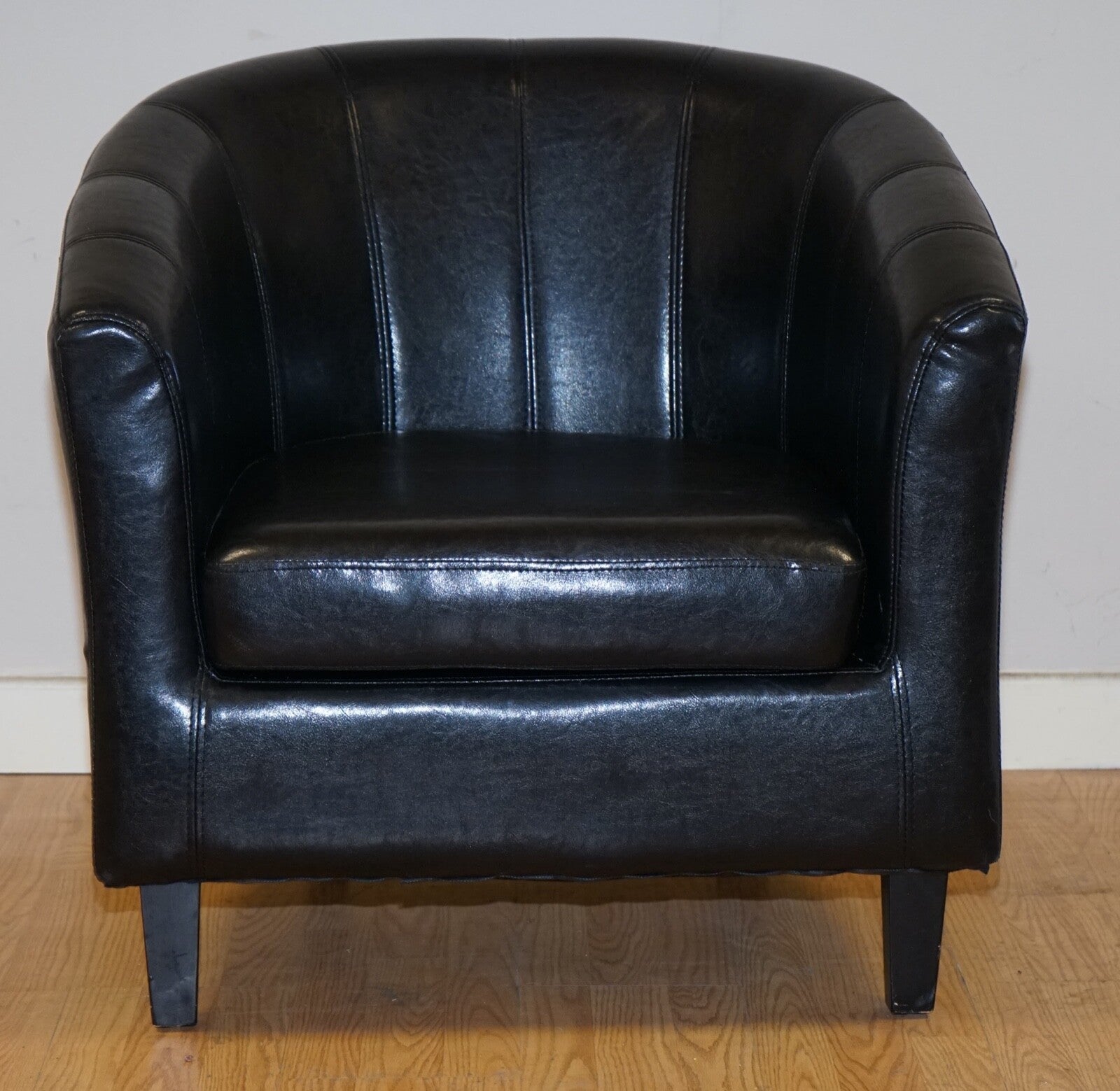 LOVELY BLACK LEATHER TUB CHAIR