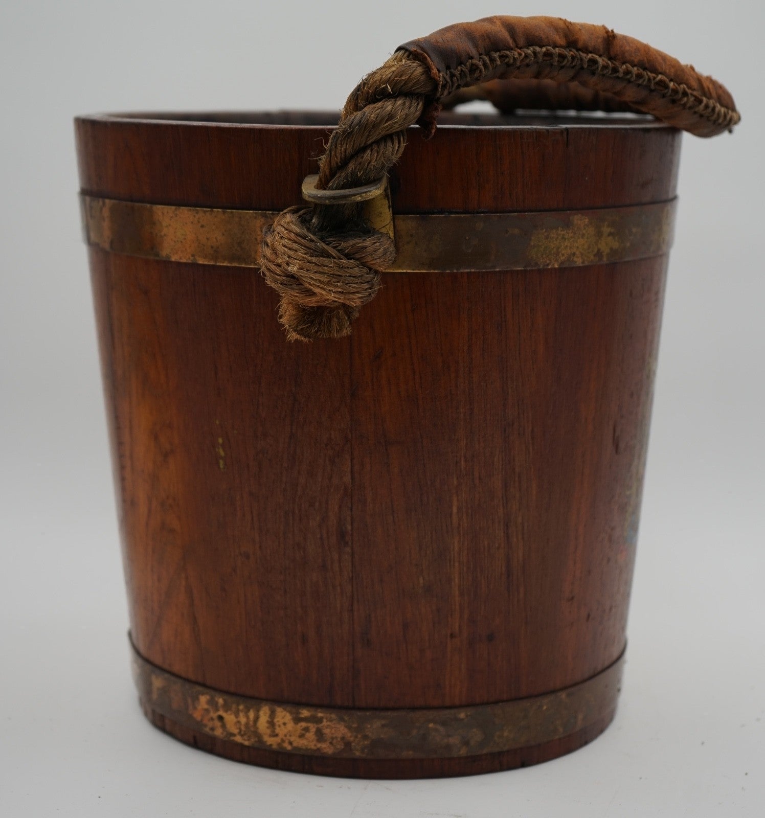 ANTIQUE ENGLISH VICTORIAN 19TH CENTURY NAVAL OAK FIRE BUCKET WITH ROYAL CREST