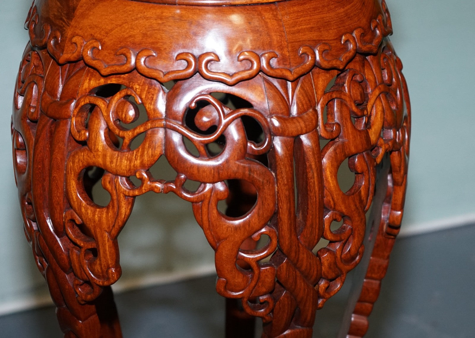 CHINESE HARDWOOD PLANT STAND WITH PIERCED DESIGN & CABRIOLE LEGS
