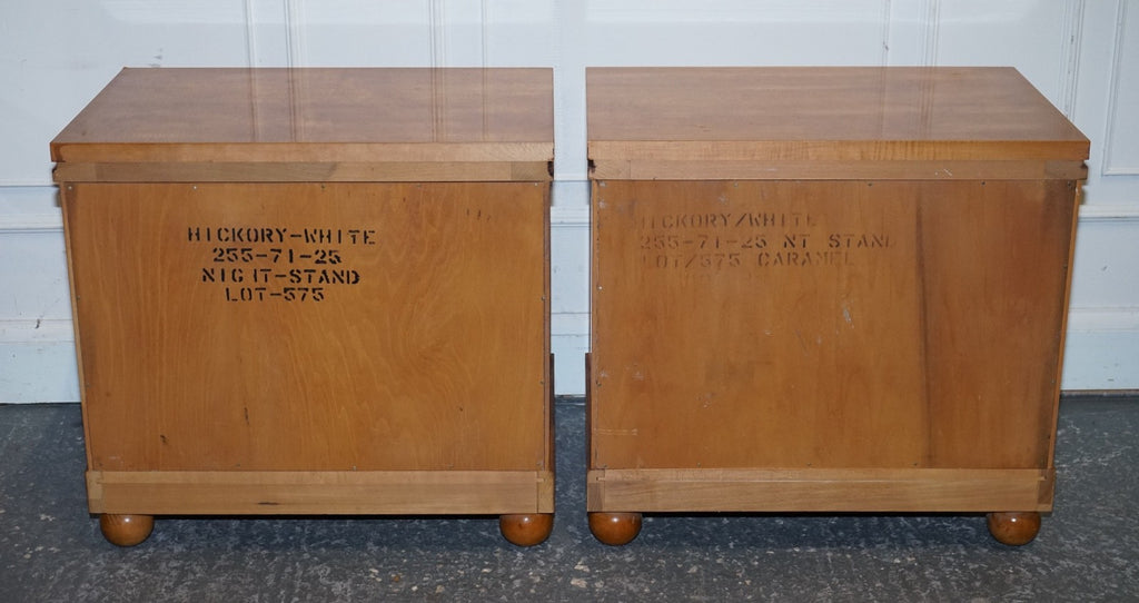 PAIR OF AMERICAN HICKORY WHITE GENESIS BIEDERMEIER NIGHTSTANDS BEDSIDE TABLES